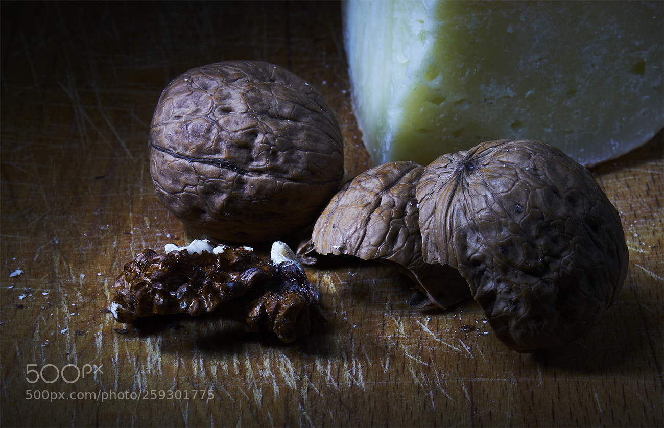 Fujifilm X-T2 sample photo. Wallnuts and cheese photography