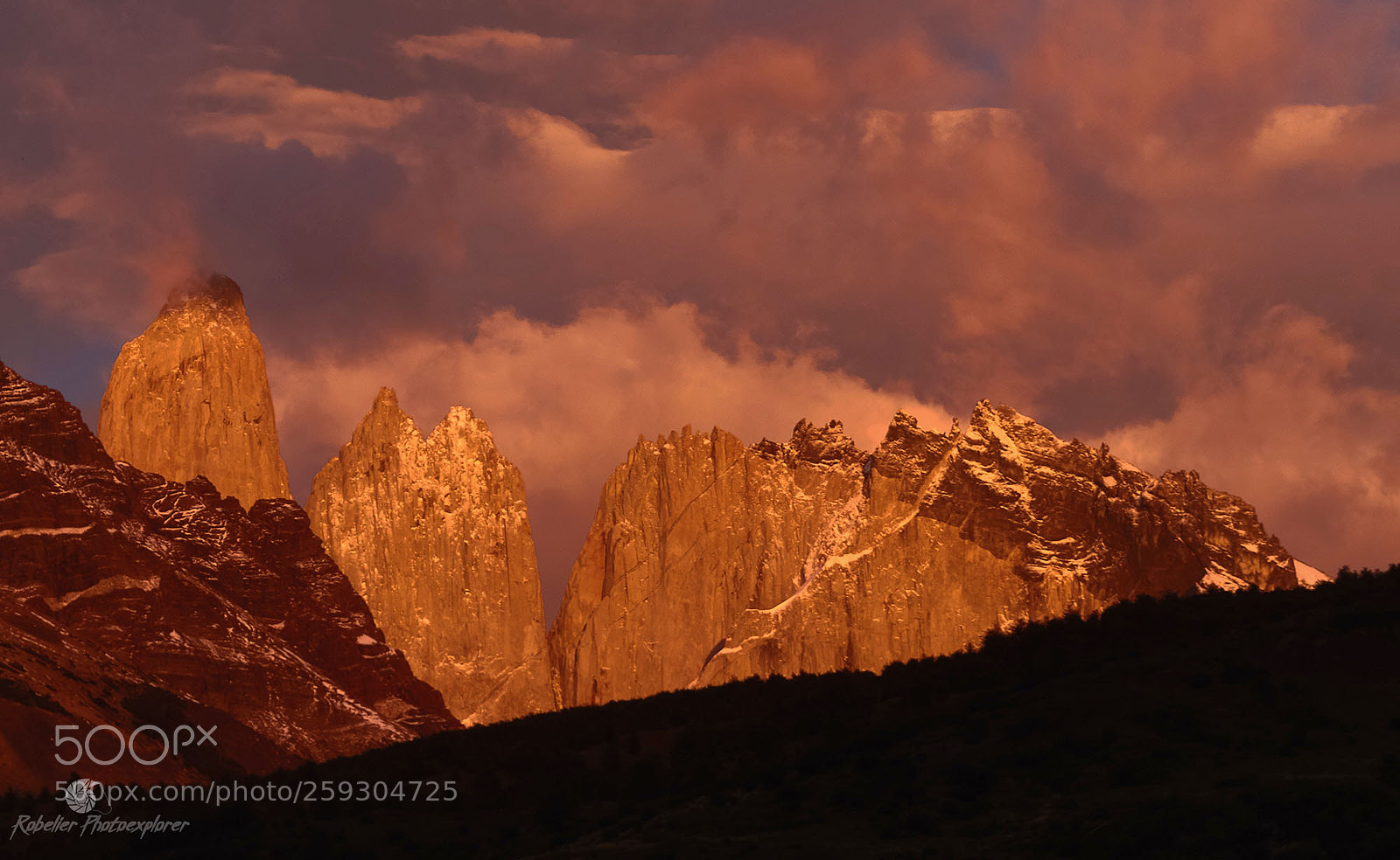 Sony SLT-A58 sample photo. Las torres sunrise photography