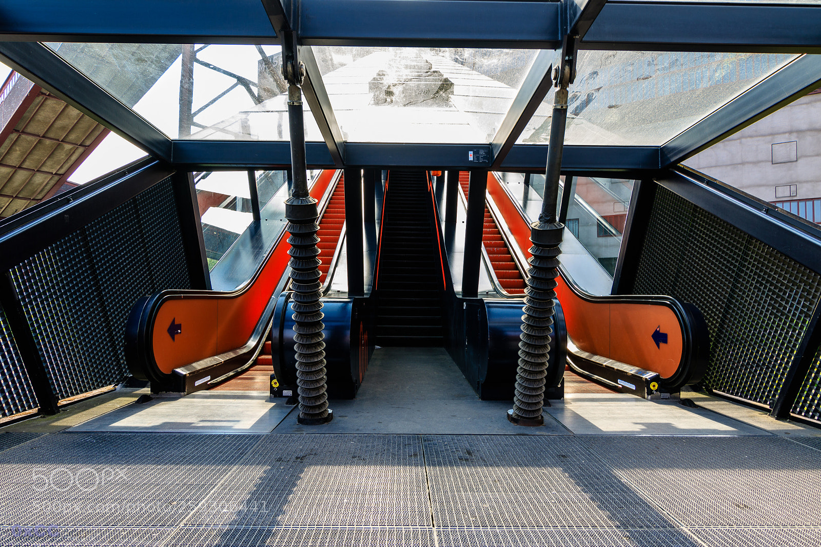 Canon EOS 7D Mark II sample photo. Escalator the way to photography