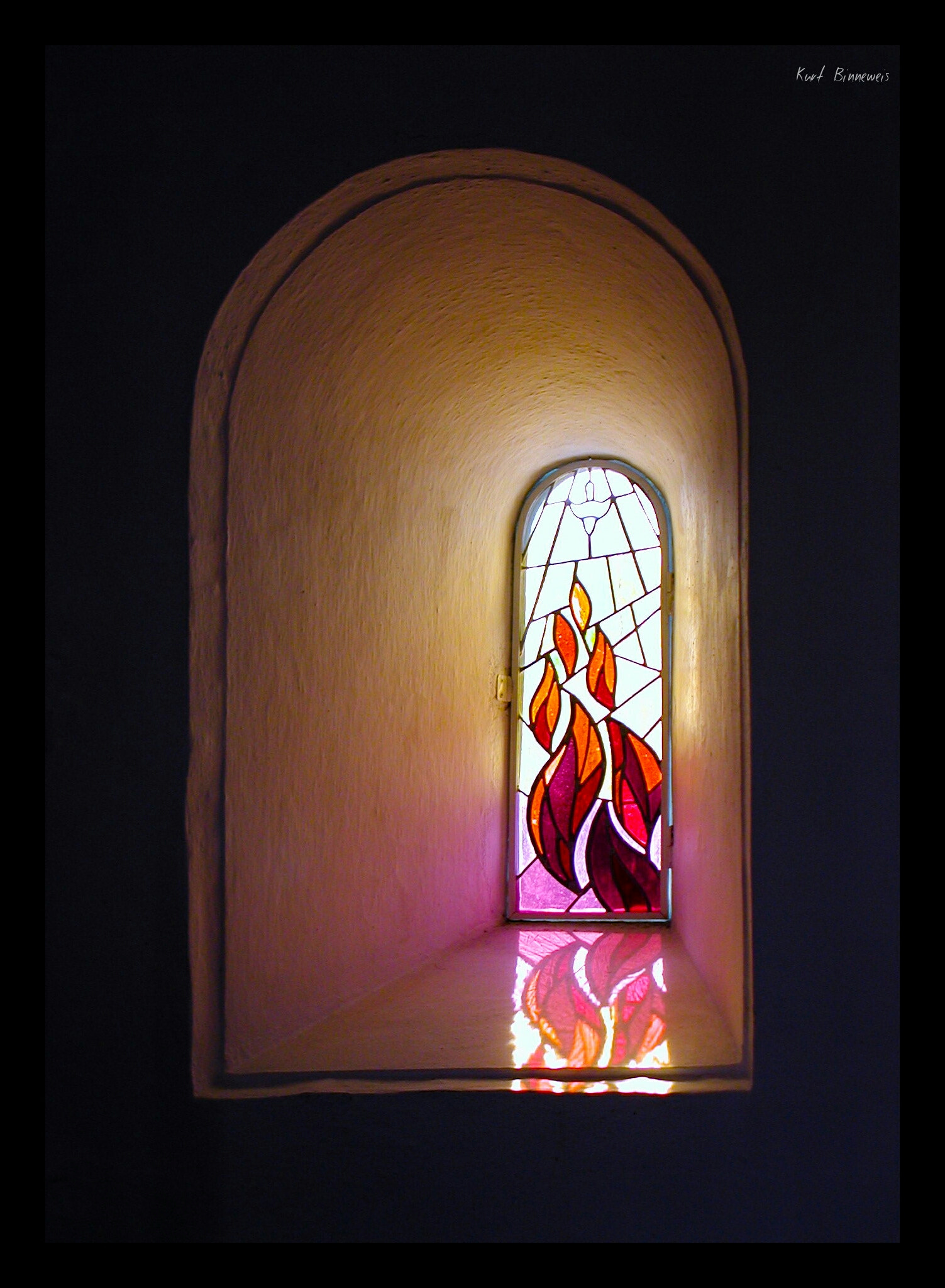 Olympus C3100Z,C3020Z sample photo. Church-window photography