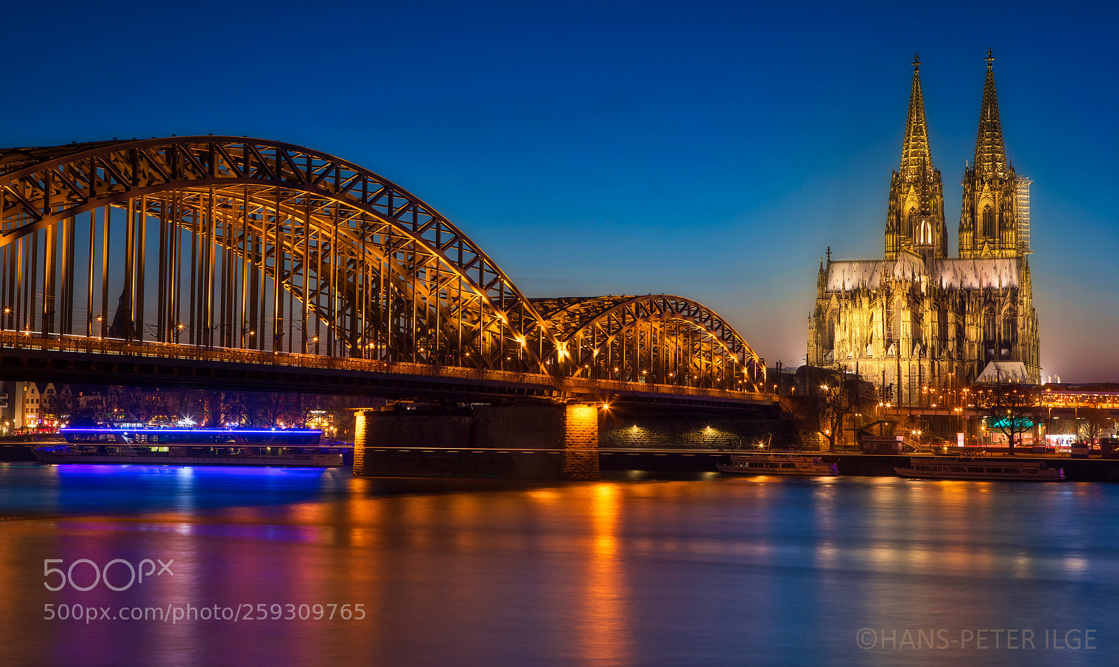 Canon EOS 5D Mark IV sample photo. Blue hour at cologne photography