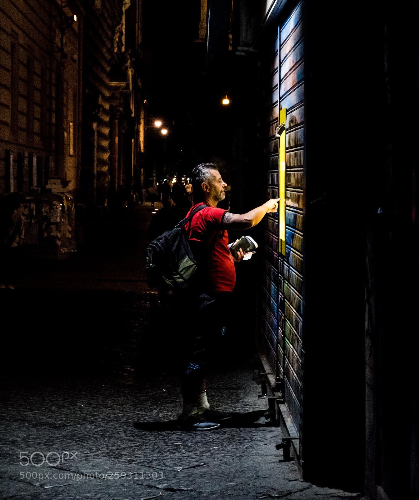 Fujifilm X-T20 sample photo. Into-street photography