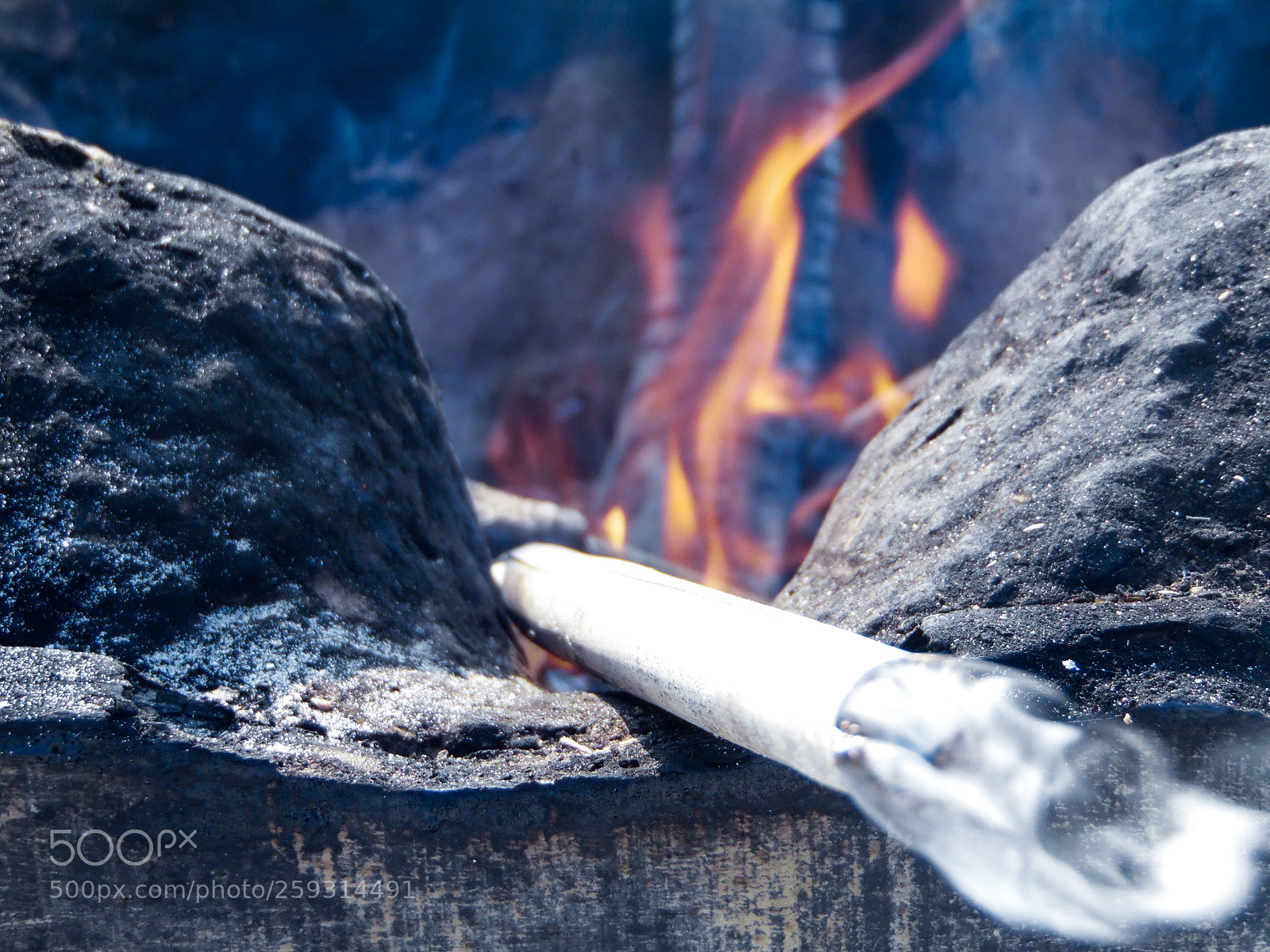Samsung WB1100F/WB1101F/WB1102F sample photo. Fire flames photography