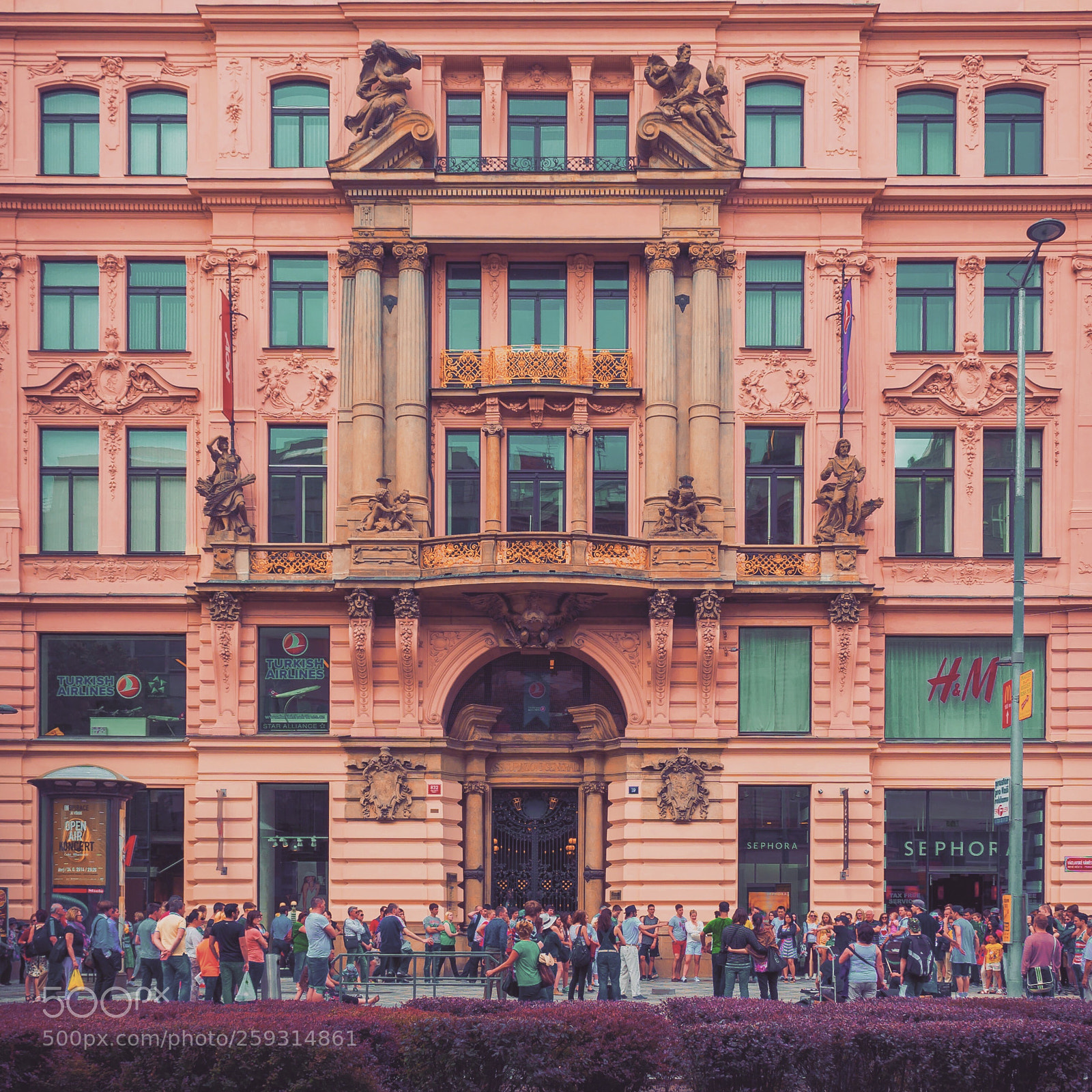 Canon EOS 700D (EOS Rebel T5i / EOS Kiss X7i) sample photo. House in prague. photography