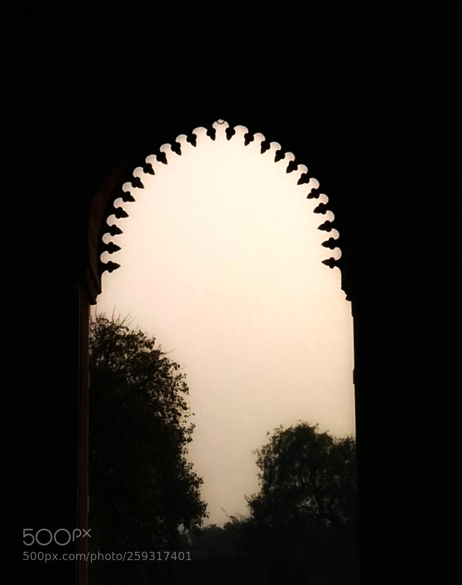 Xiaomi Redmi 3S sample photo. Passage to light photography