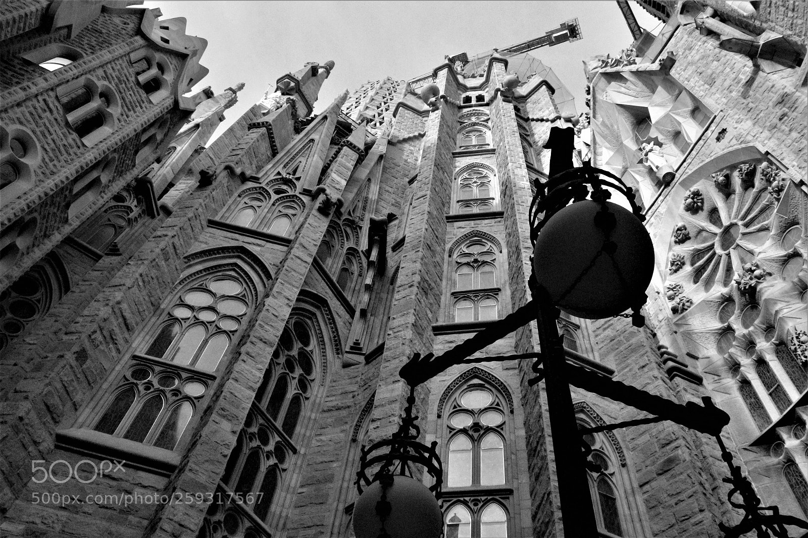 Canon EOS 100D (EOS Rebel SL1 / EOS Kiss X7) sample photo. Gotic façade photography