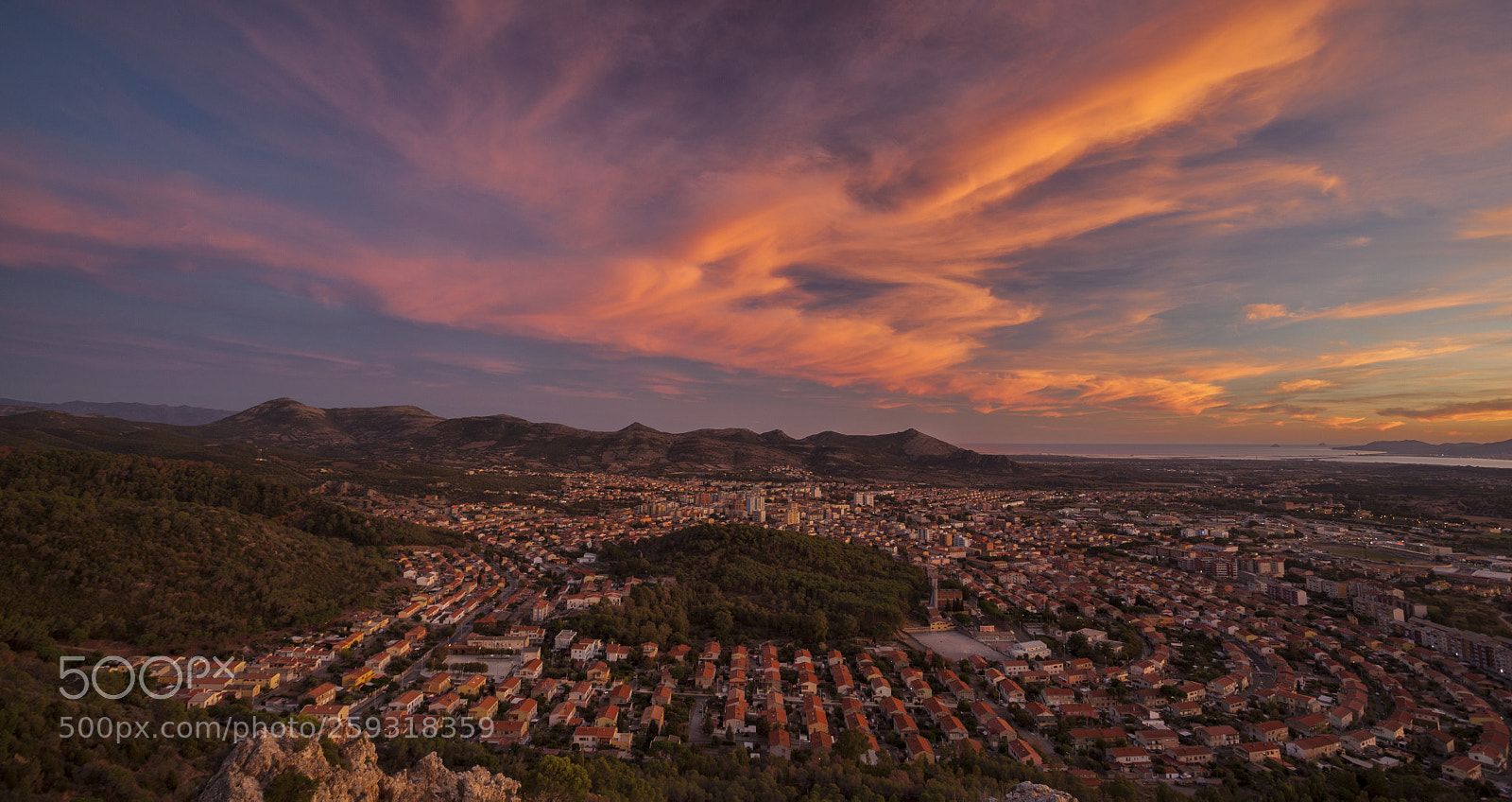 Canon EOS 5D Mark II sample photo. Overview of carbonia photography