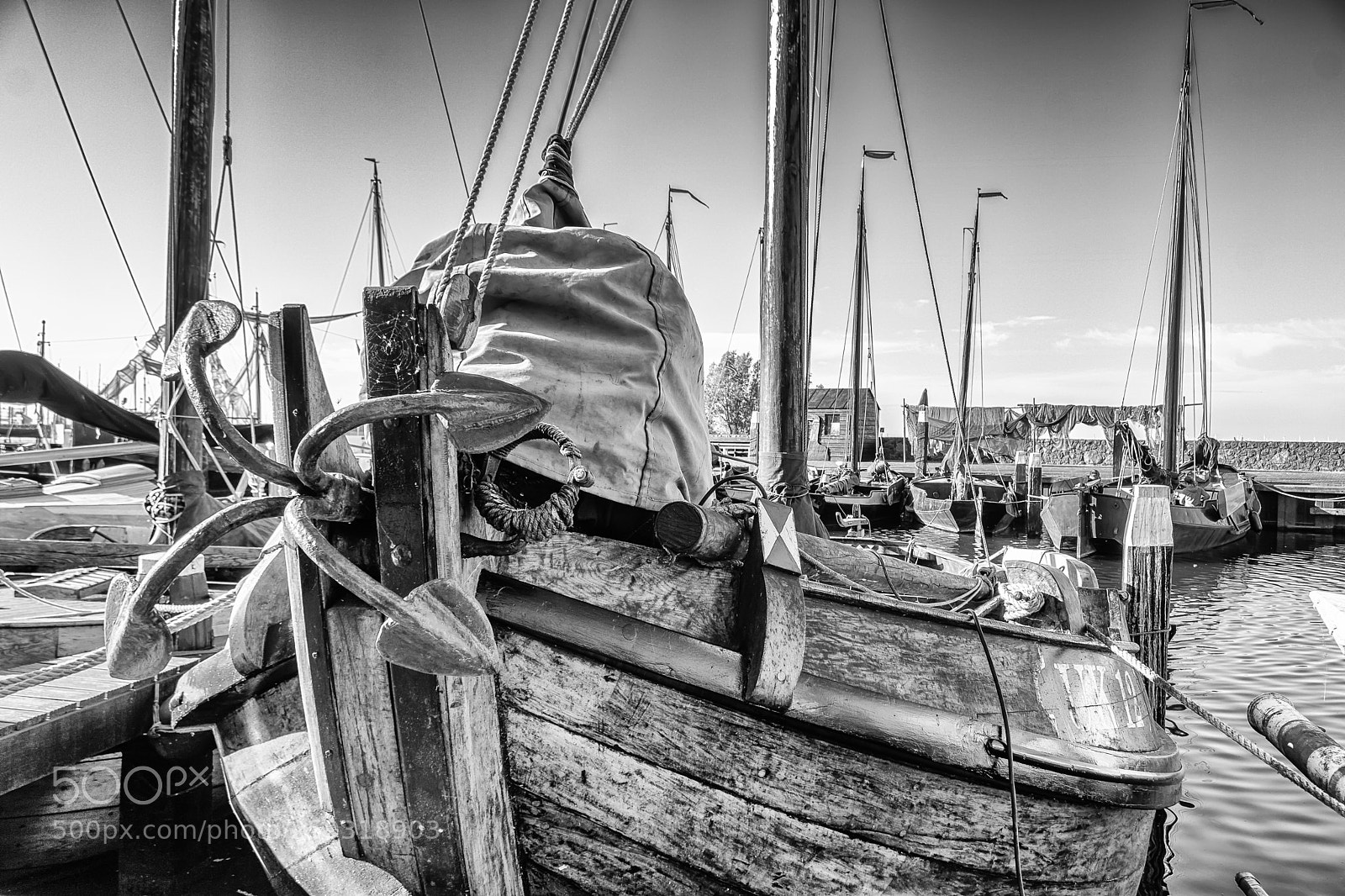 Canon EOS 750D (EOS Rebel T6i / EOS Kiss X8i) sample photo. Historic harbor urk photography