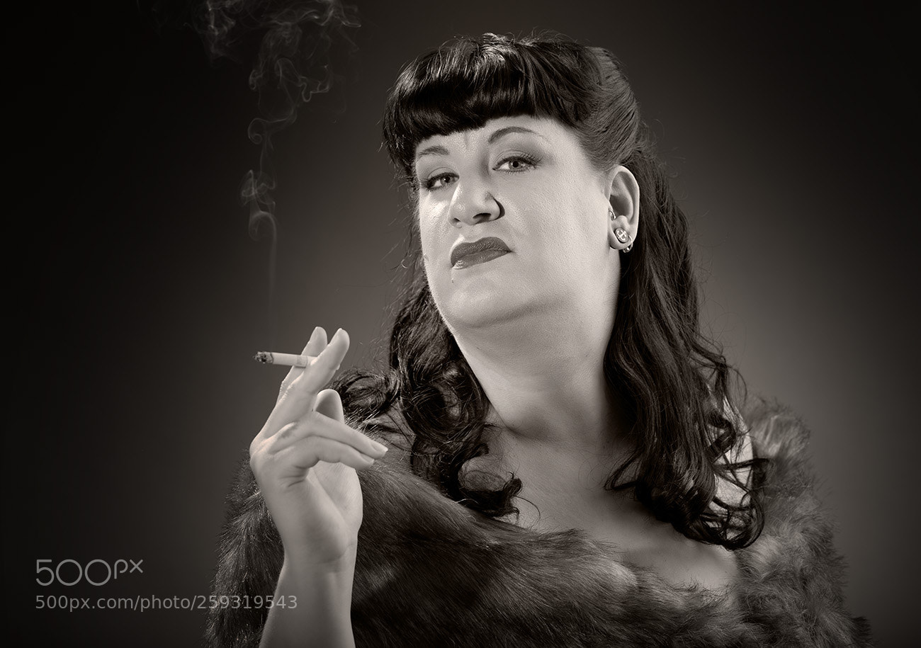 Canon EOS 5D Mark II sample photo. Vintage portrait photography