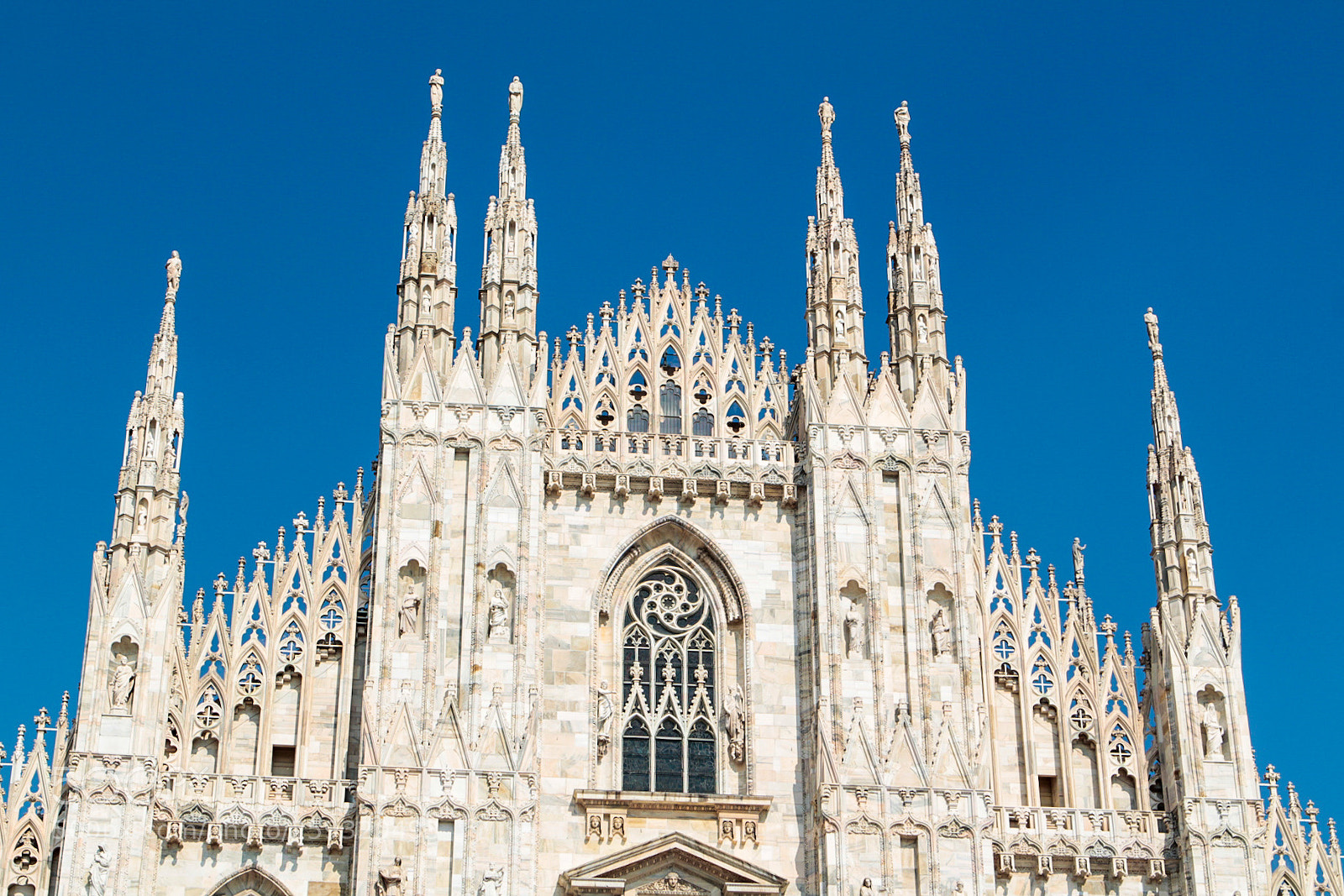 Canon EOS 1300D (EOS Rebel T6 / EOS Kiss X80) sample photo. Cathedral photography