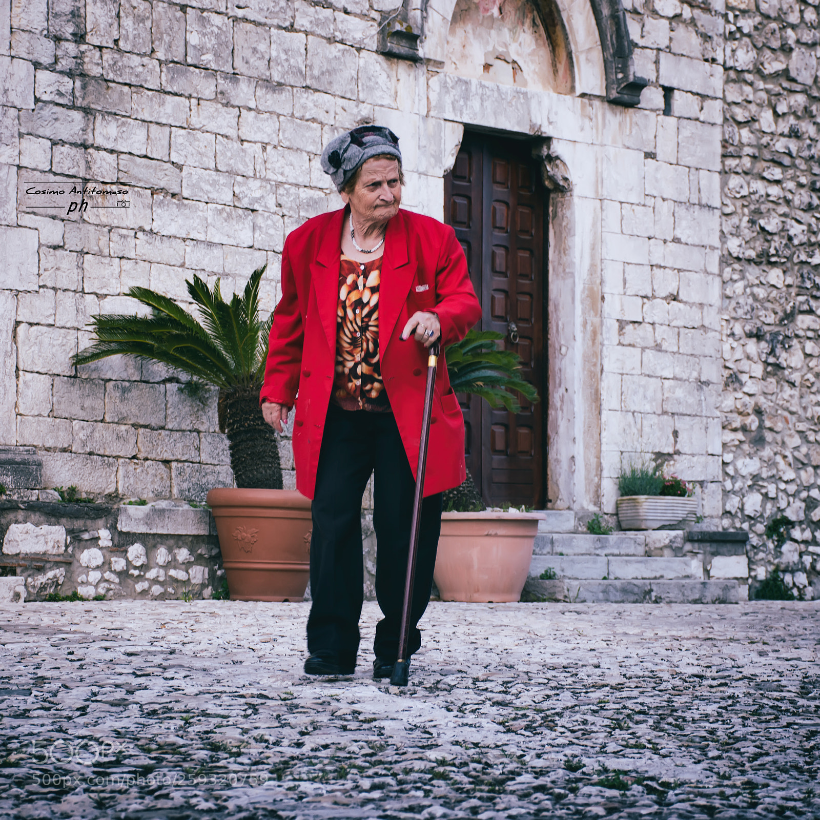 Nikon D7200 sample photo. La signora in rosso photography