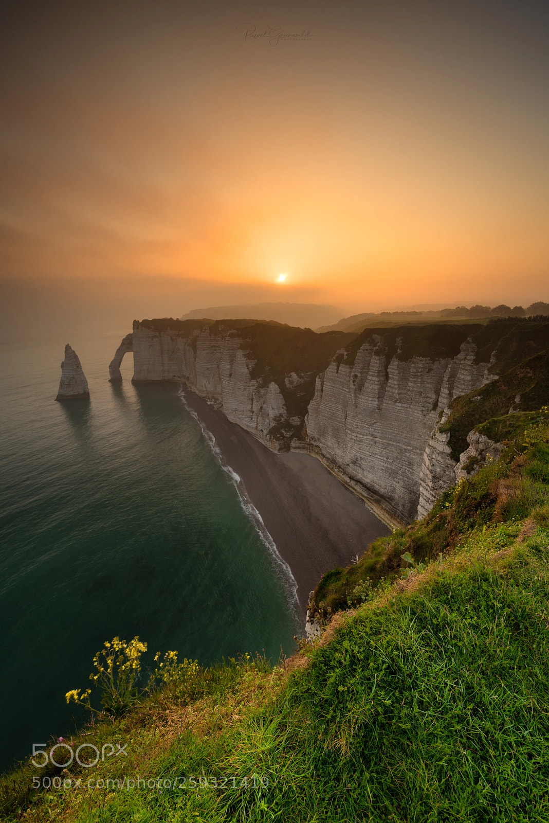 Nikon D810 sample photo. Sunrise in etretat photography