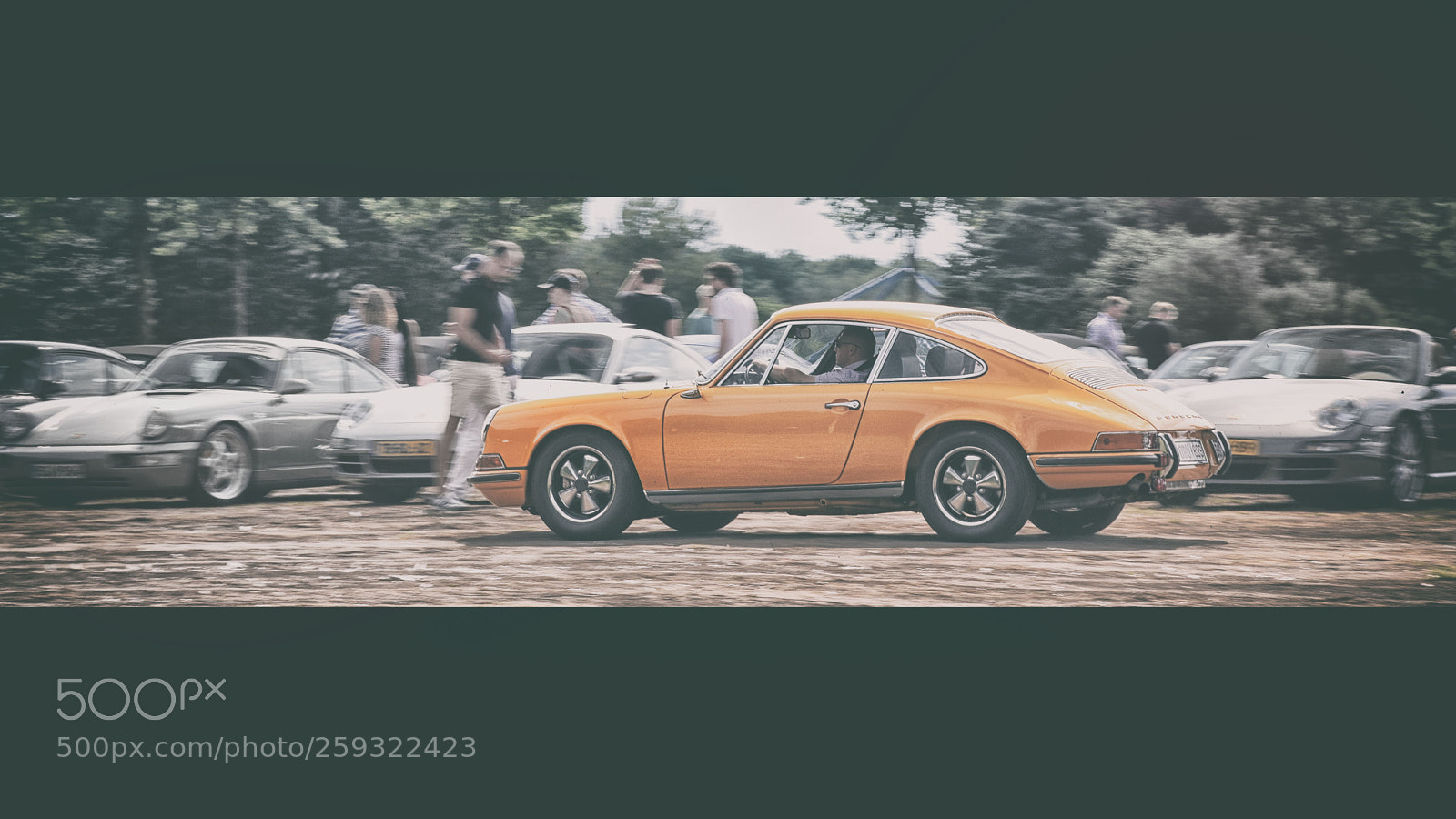 Nikon D7200 sample photo. Porsche classic yellow 911 photography
