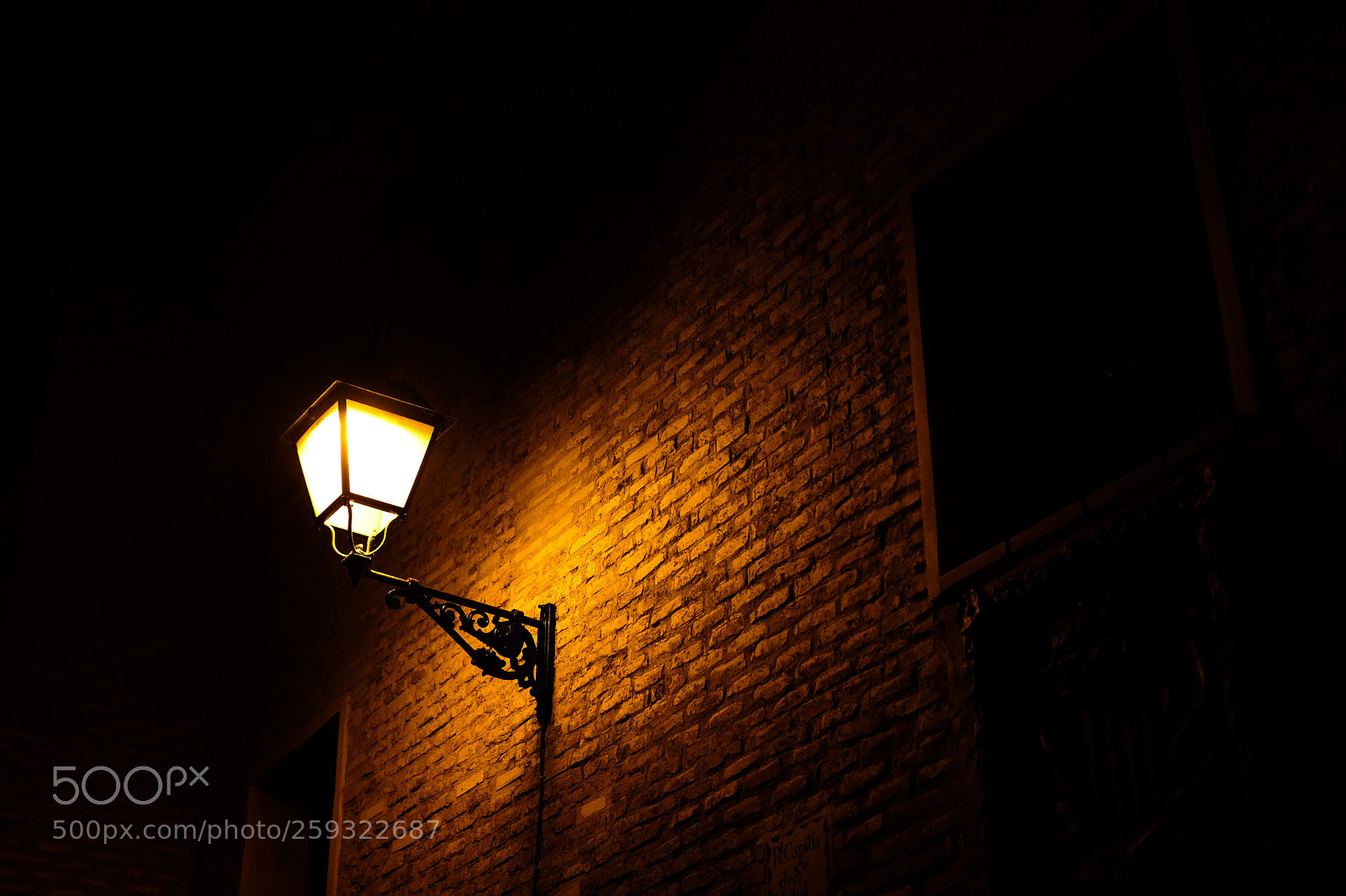 Fujifilm X-T20 sample photo. Streetlight in old town photography
