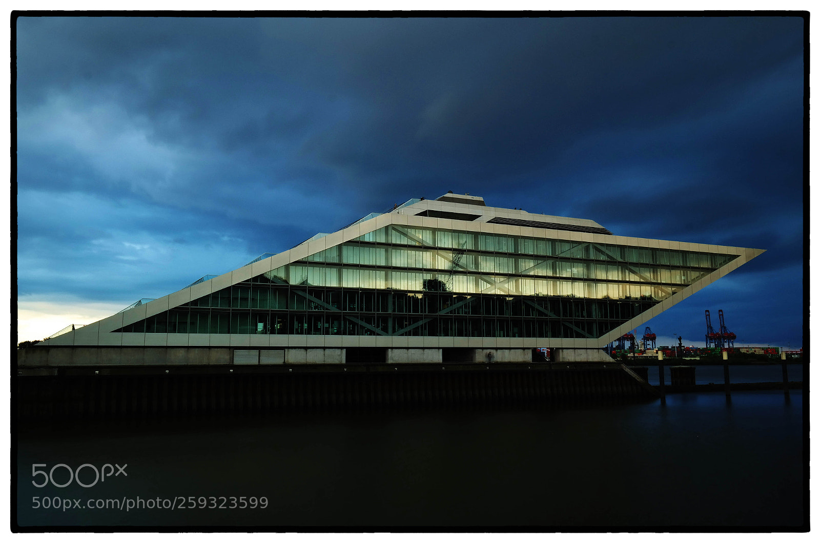 Samsung NX300 sample photo. Dockland photography