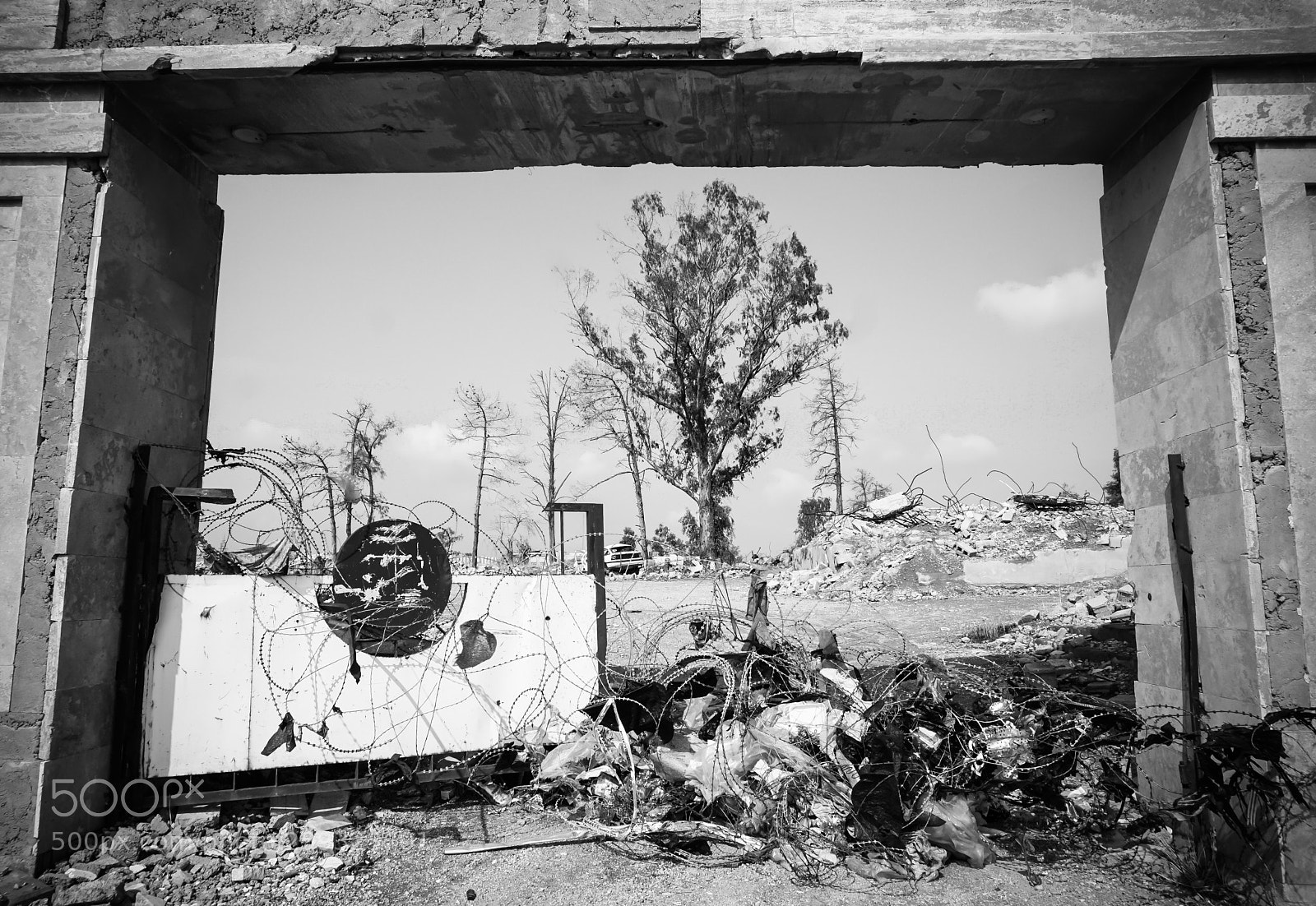 Sony a6000 sample photo. A gate to destruction photography