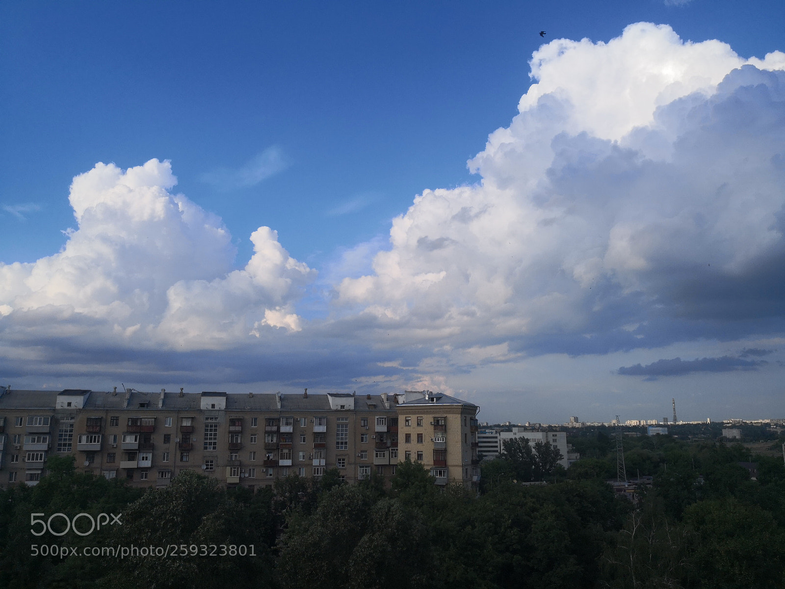 HUAWEI Mate 10 Pro sample photo. City clouds photography