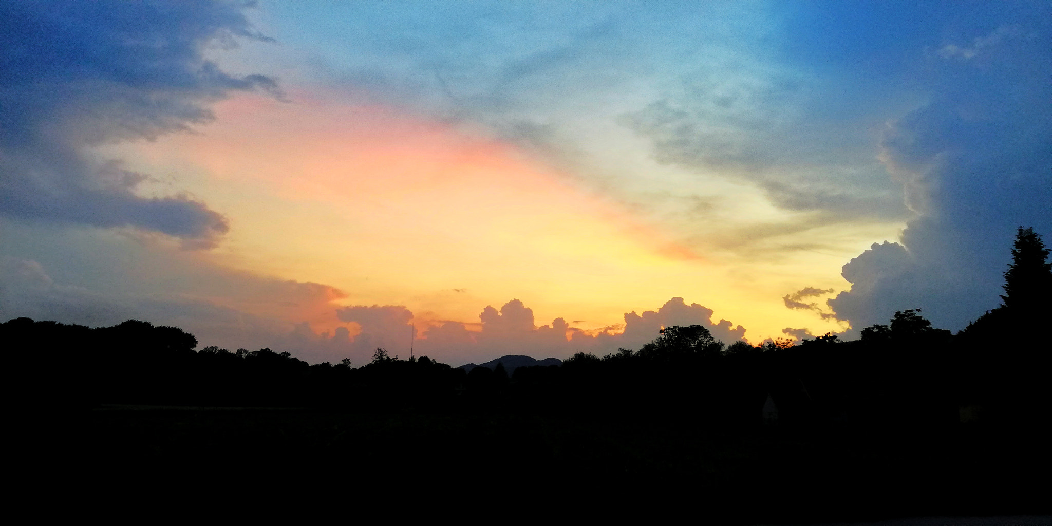HUAWEI Mate 10 Lite sample photo. Sky photography