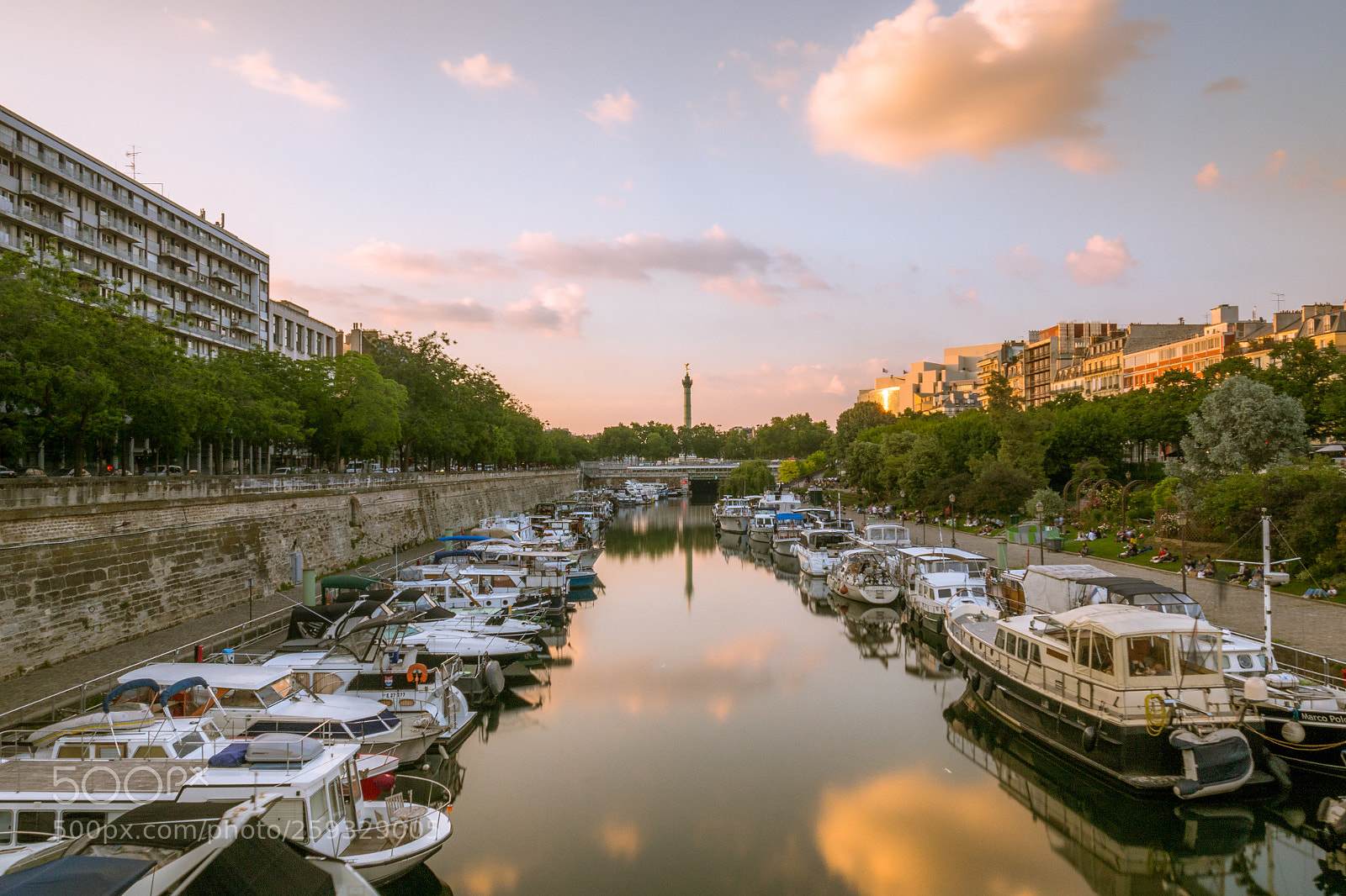 Olympus OM-D E-M10 II sample photo. Sunset over bastille photography
