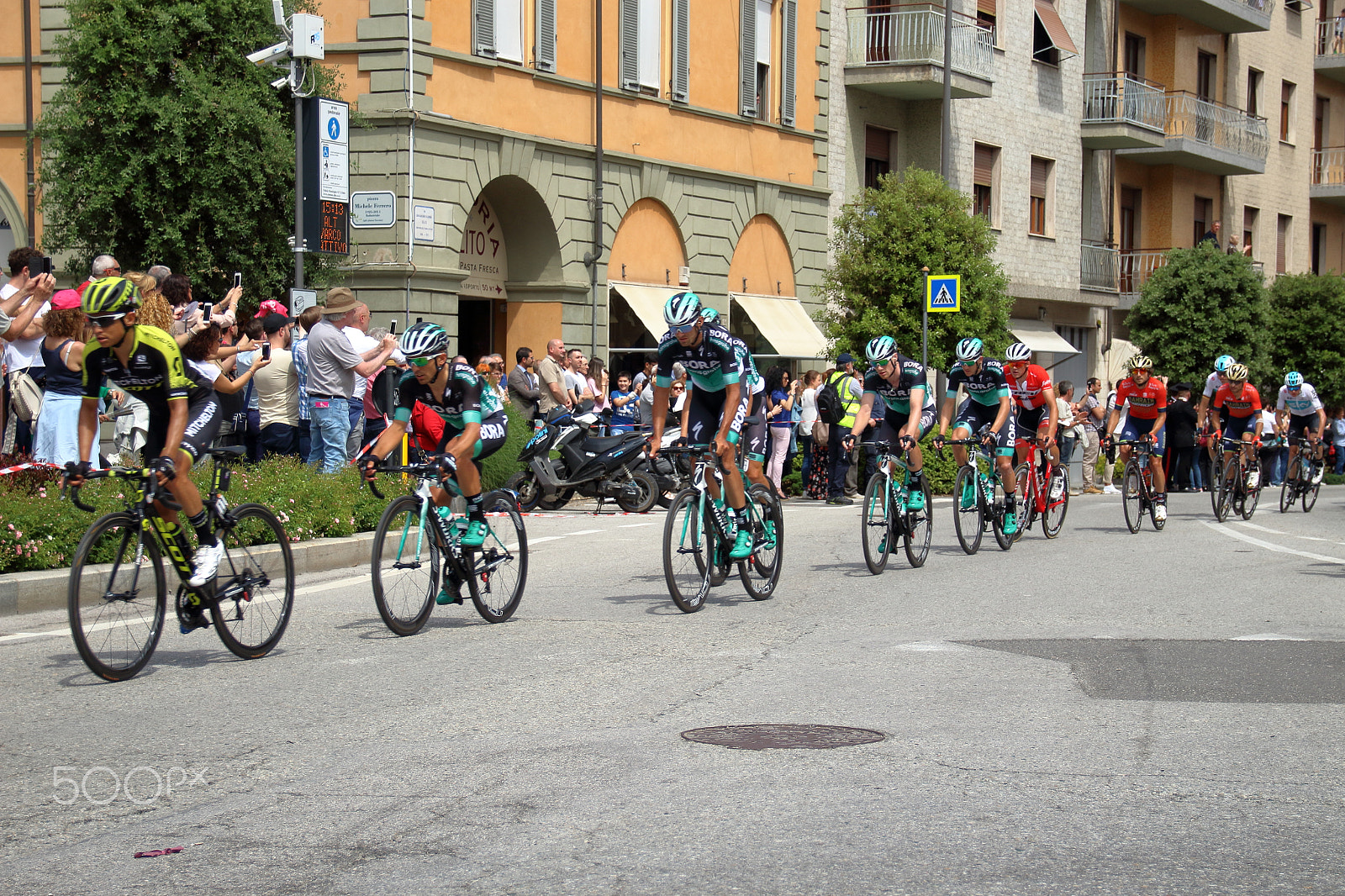 Sigma 18-125mm F3.8-5.6 DC OS HSM sample photo. Cyclists of the 101th tour of italy photography