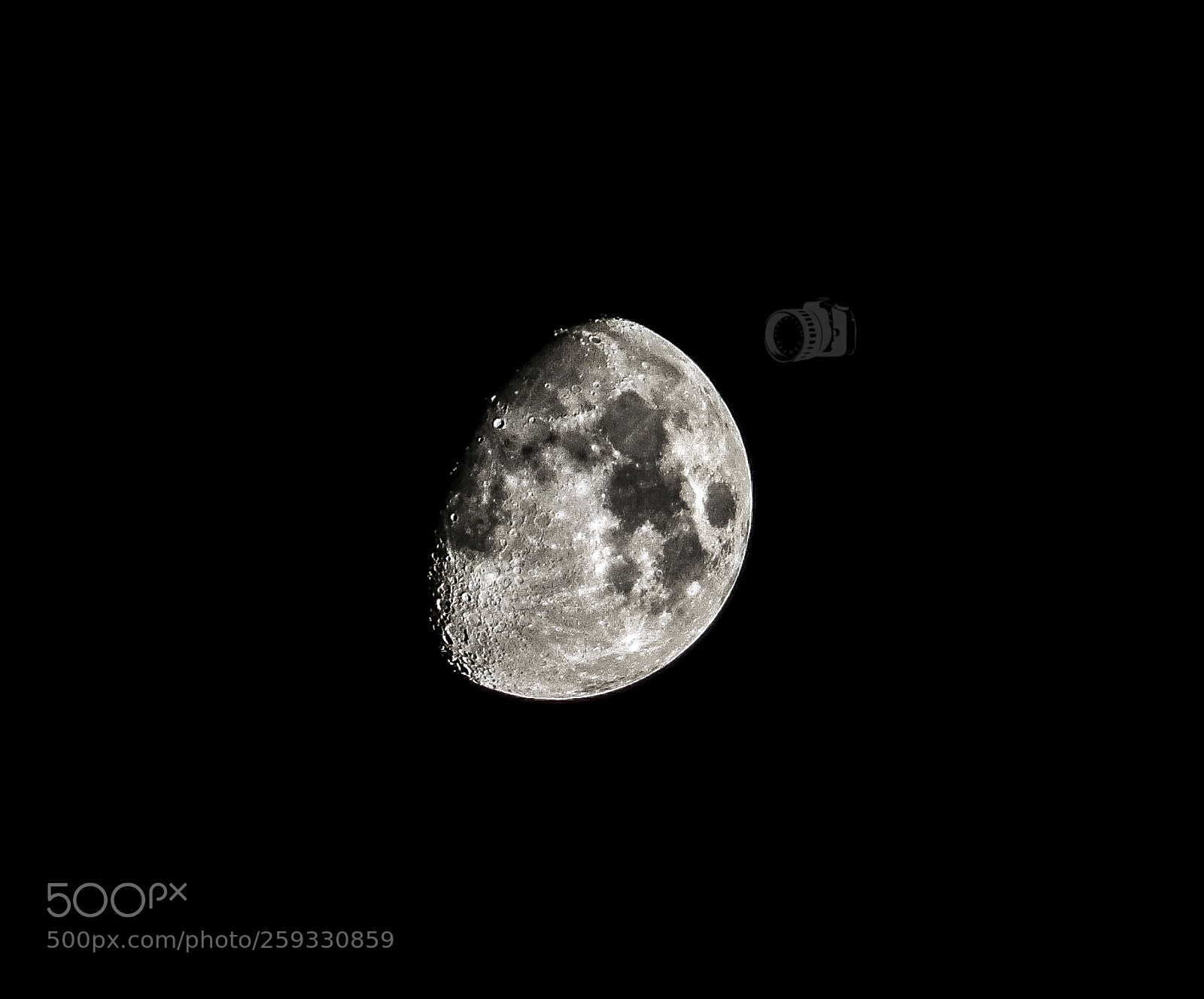 Canon EOS 200D (EOS Rebel SL2 / EOS Kiss X9) sample photo. Moon photography