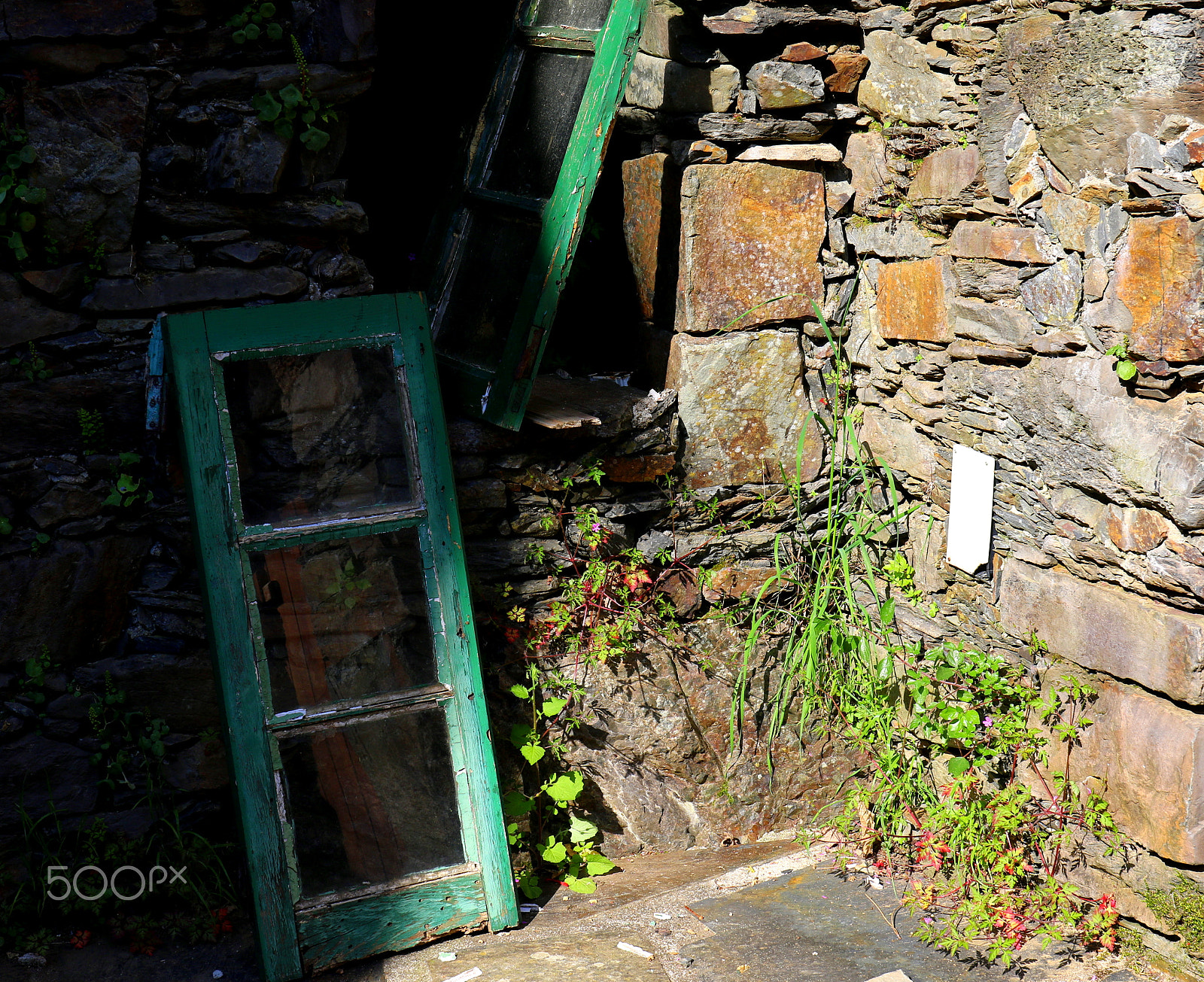 Canon EF 24-70mm F4L IS USM sample photo. Abandoned window photography