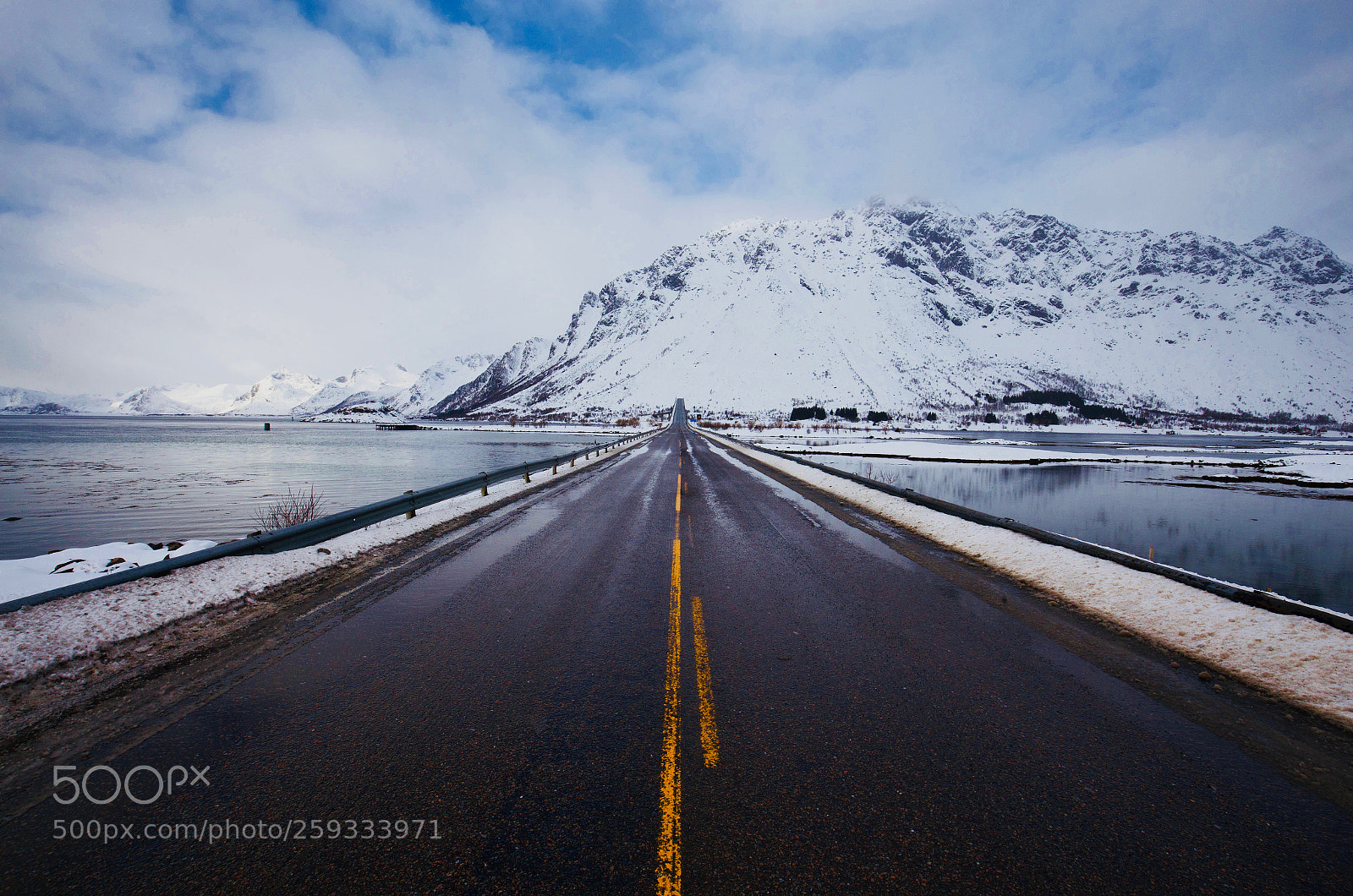Canon EOS 6D sample photo. Winter roadtrip photography