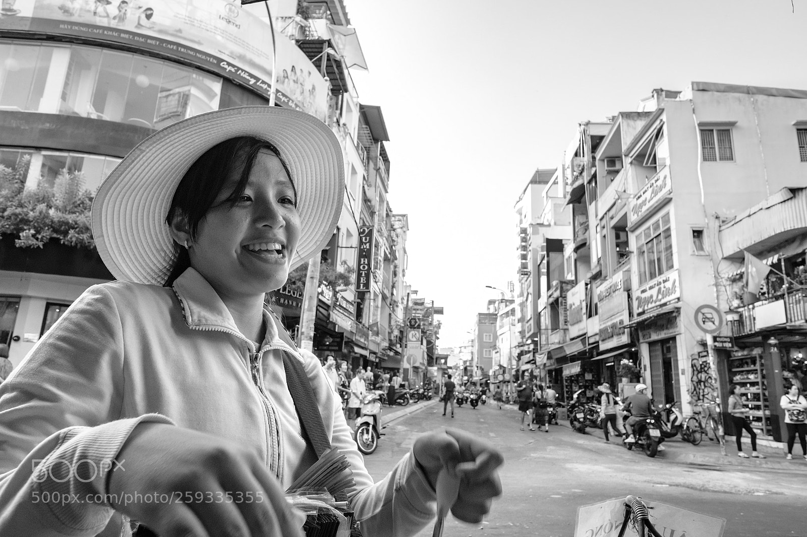 Fujifilm X-T2 sample photo. Streets of saigon photography