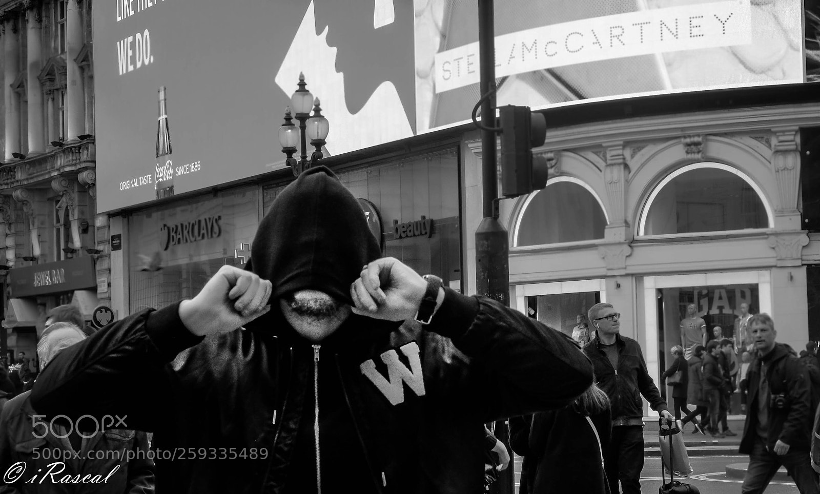 Fujifilm X-T10 sample photo. Hood down photography