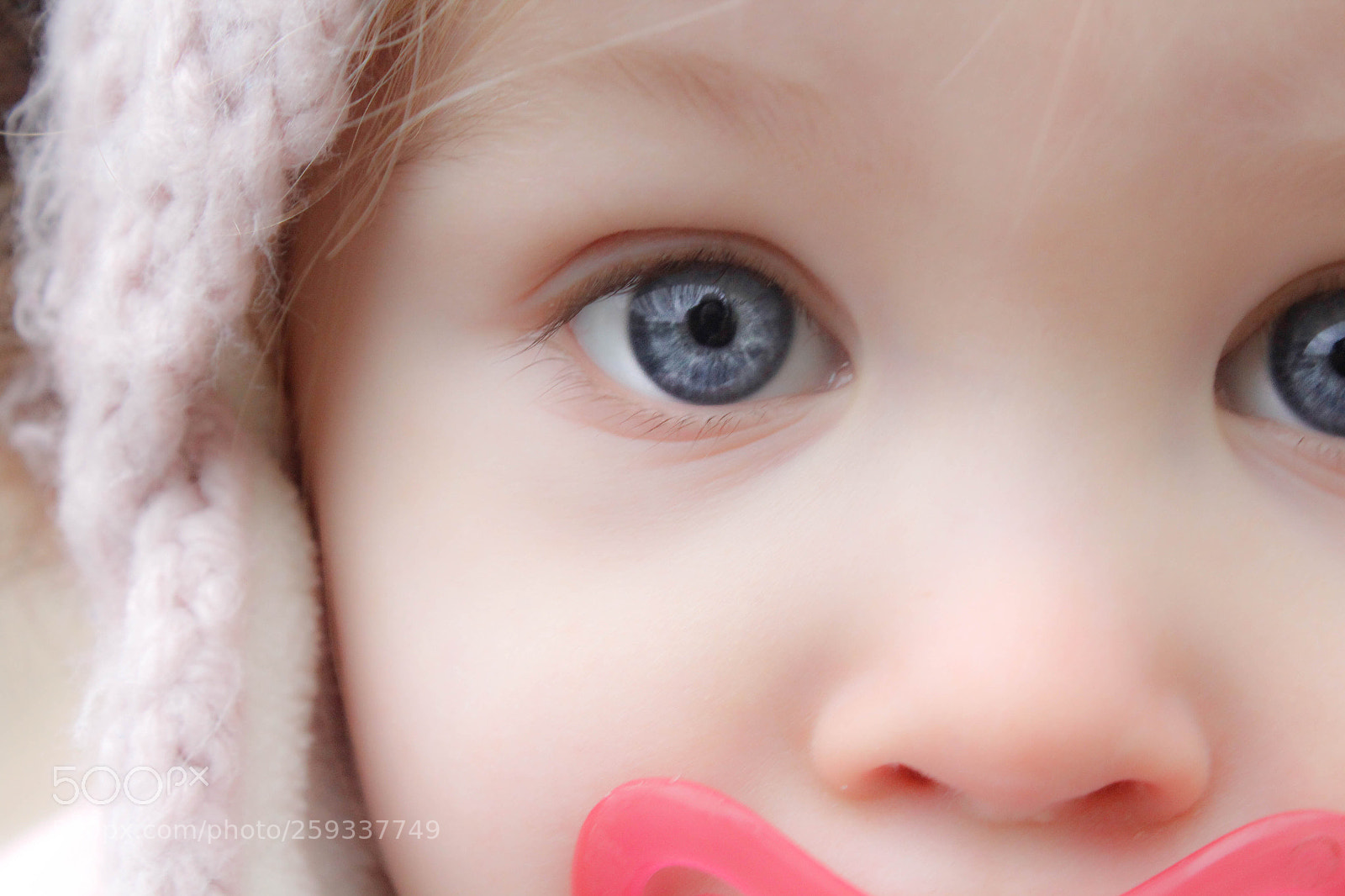 Canon EOS 1200D (EOS Rebel T5 / EOS Kiss X70 / EOS Hi) sample photo. Young perfection photography