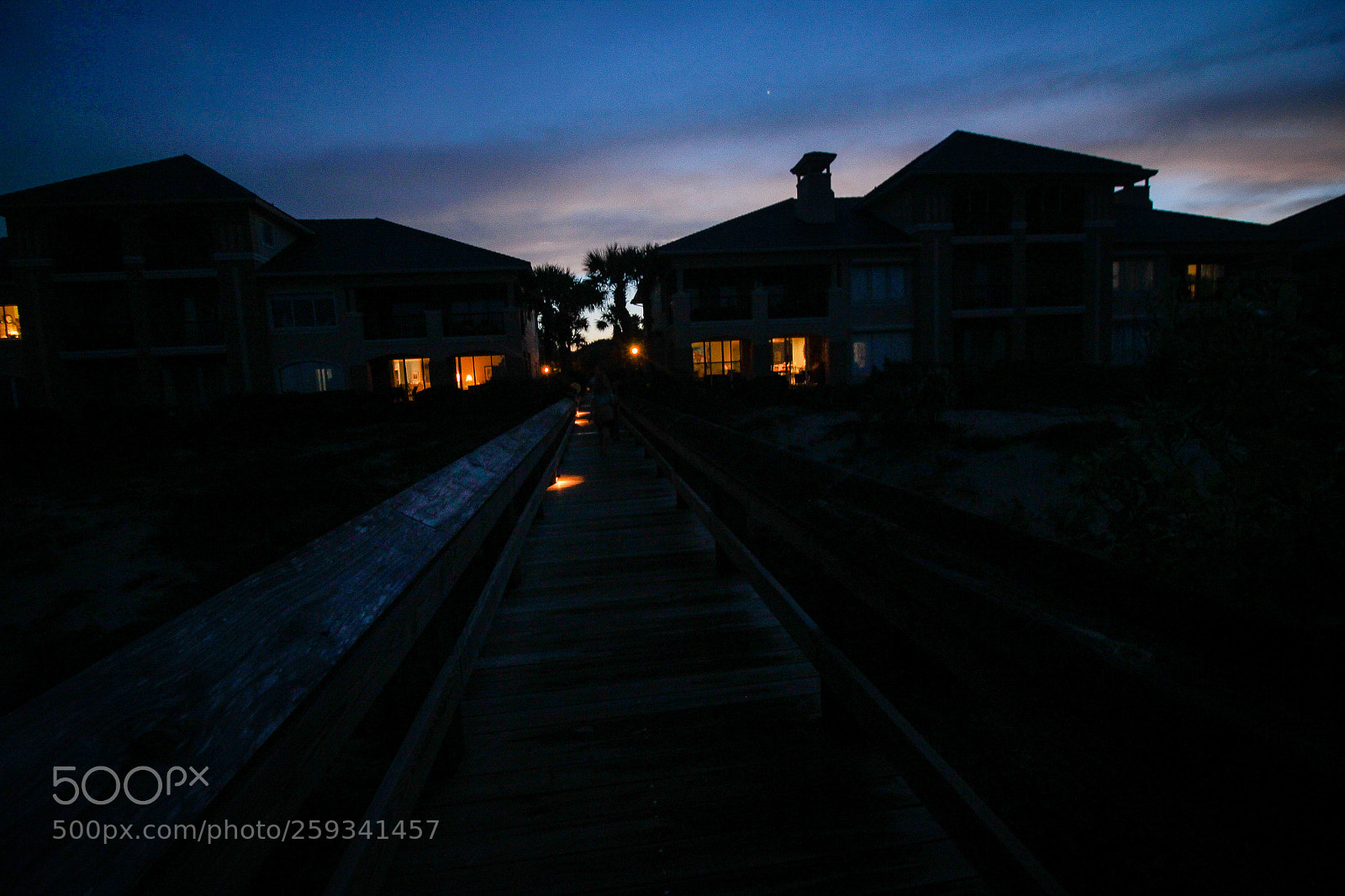 Canon EOS 1200D (EOS Rebel T5 / EOS Kiss X70 / EOS Hi) sample photo. Evening on the boardwalk photography