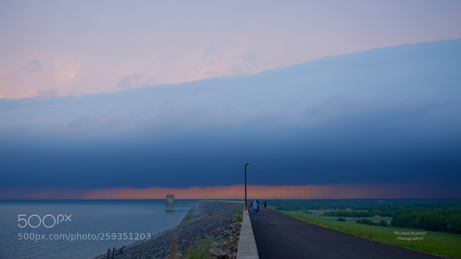 Canon EOS 5D Mark IV sample photo. Evening walk on the photography