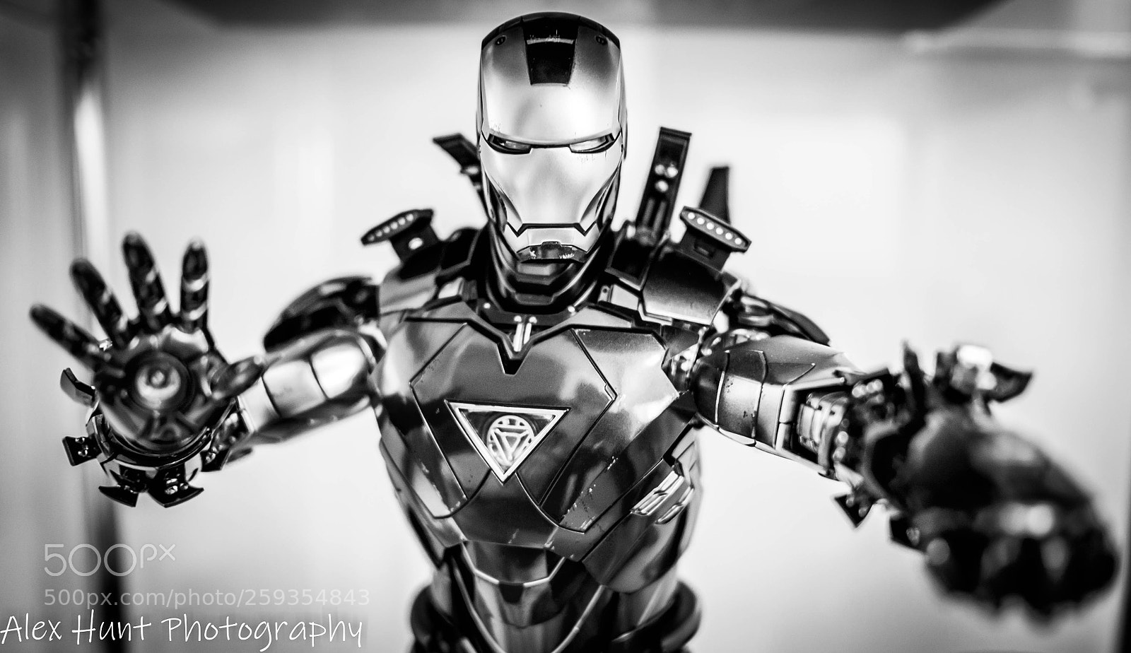 Olympus OM-D E-M10 II sample photo. Iron man photography