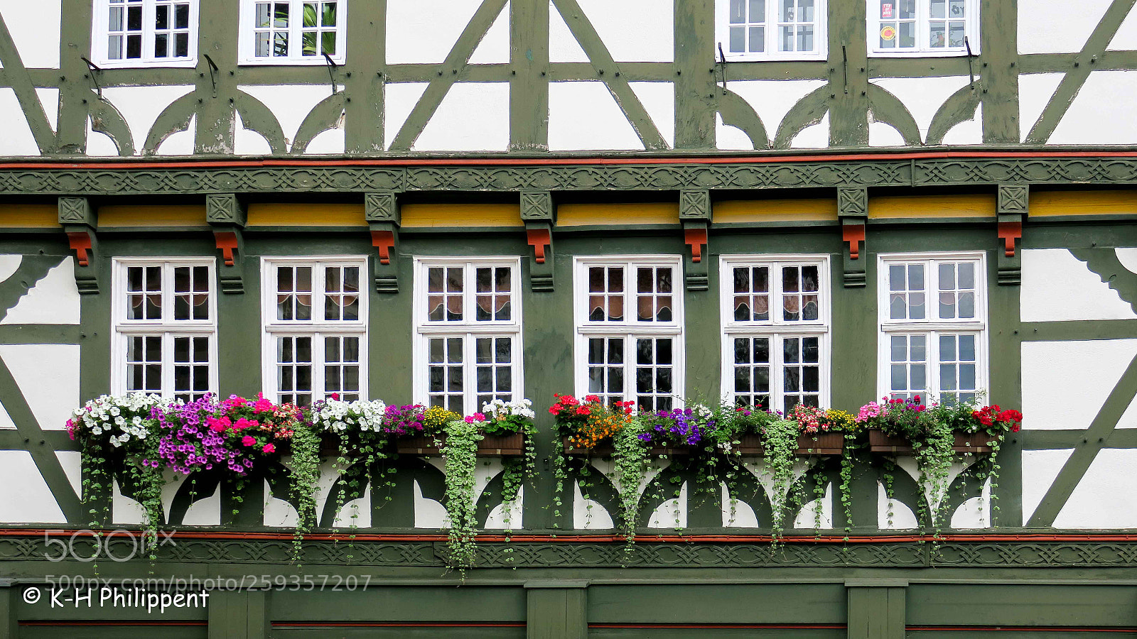 Canon PowerShot G3 X sample photo. Fritzlar germany , market photography