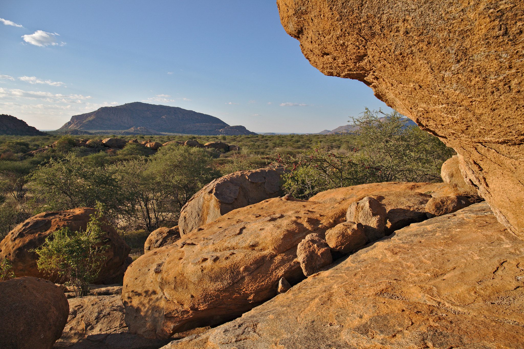 Canon EOS 5D Mark IV + Canon EF 24-70mm F4L IS USM sample photo. Spherical stones (namibia) photography