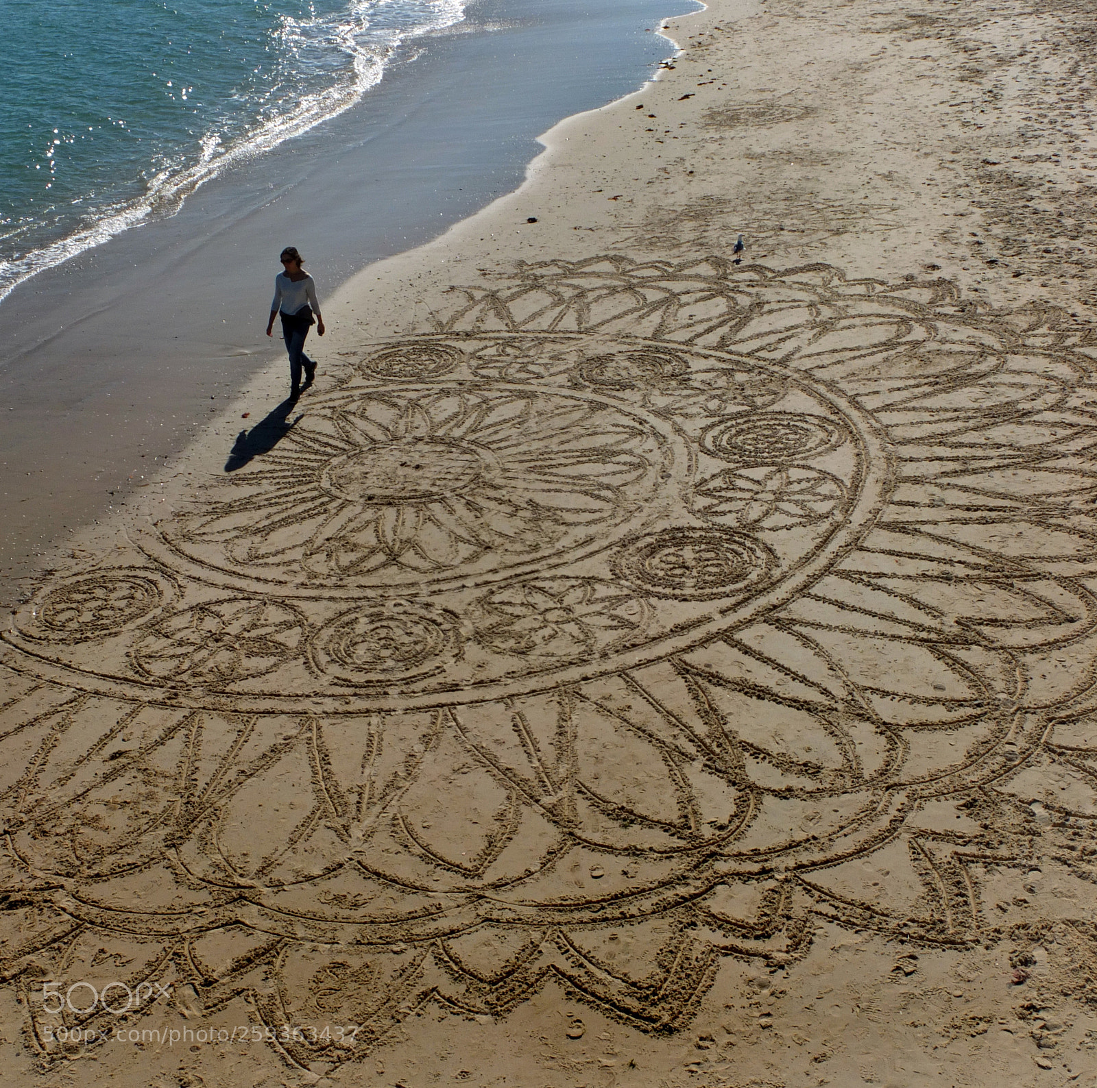 Fujifilm X10 sample photo. Beach art photography