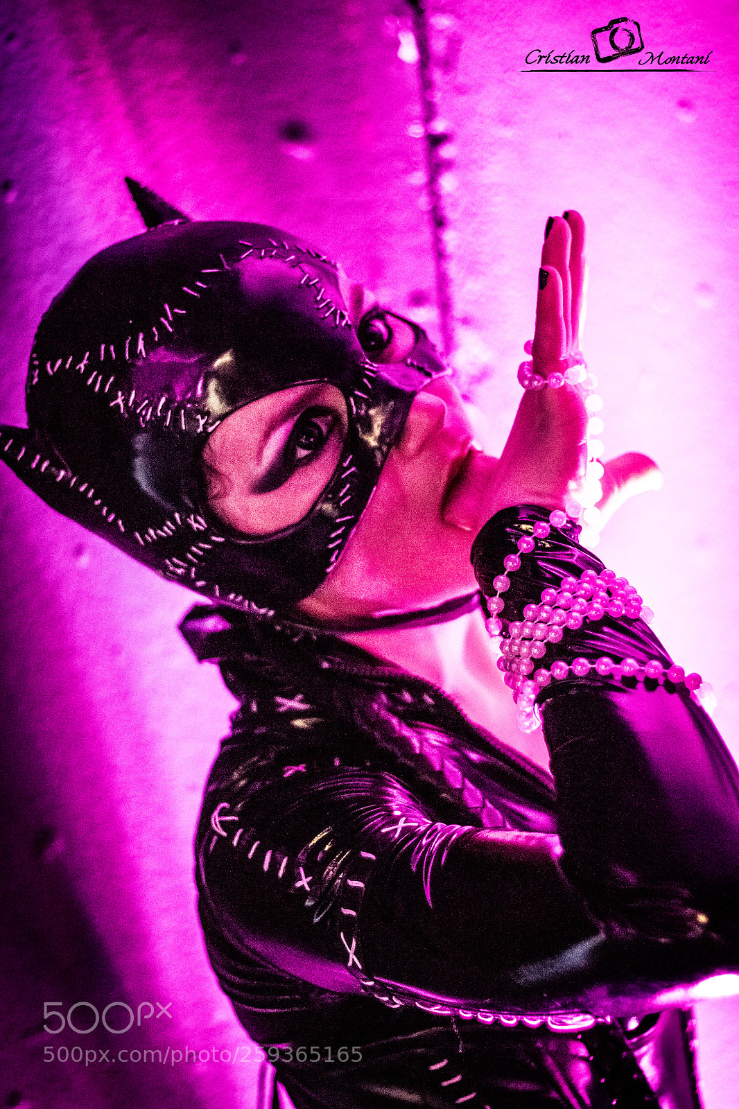 Canon EOS 1300D (EOS Rebel T6 / EOS Kiss X80) sample photo. Catwoman photography