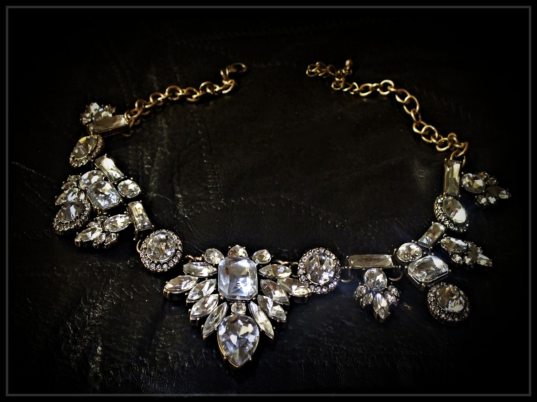 FujiFilm FinePix HS20 EXR (FinePix HS22 EXR) sample photo. White diamonds on black leather photography