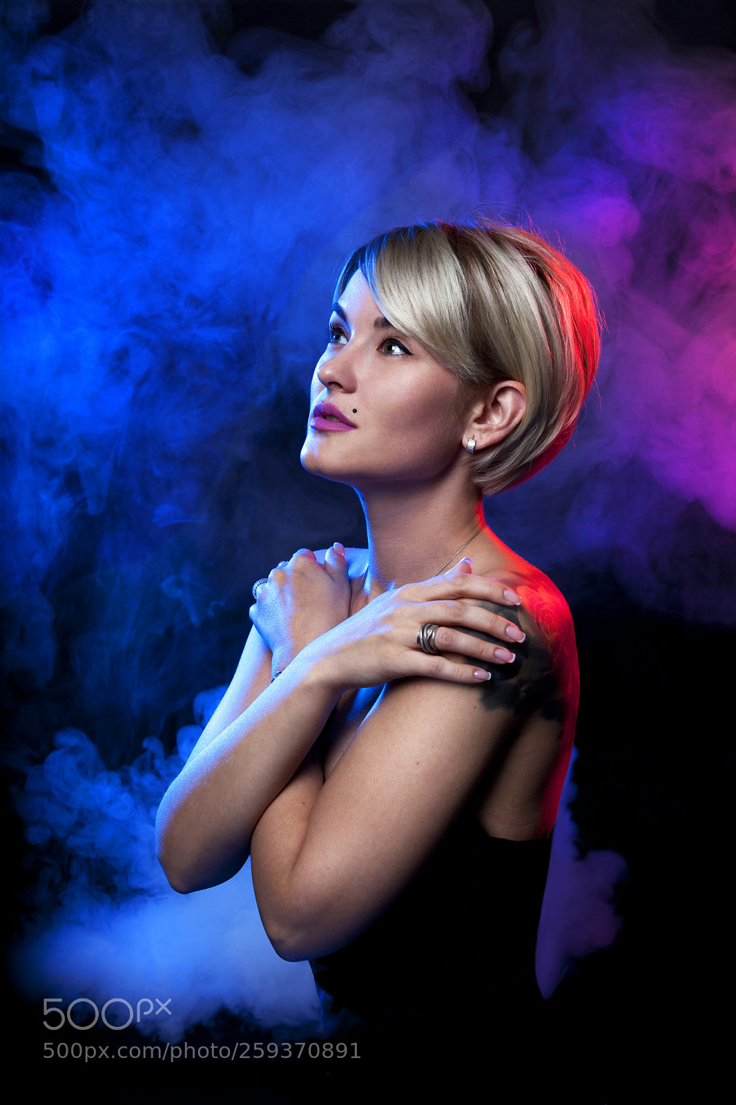 Canon EOS 5D Mark II sample photo. цветной свет photography