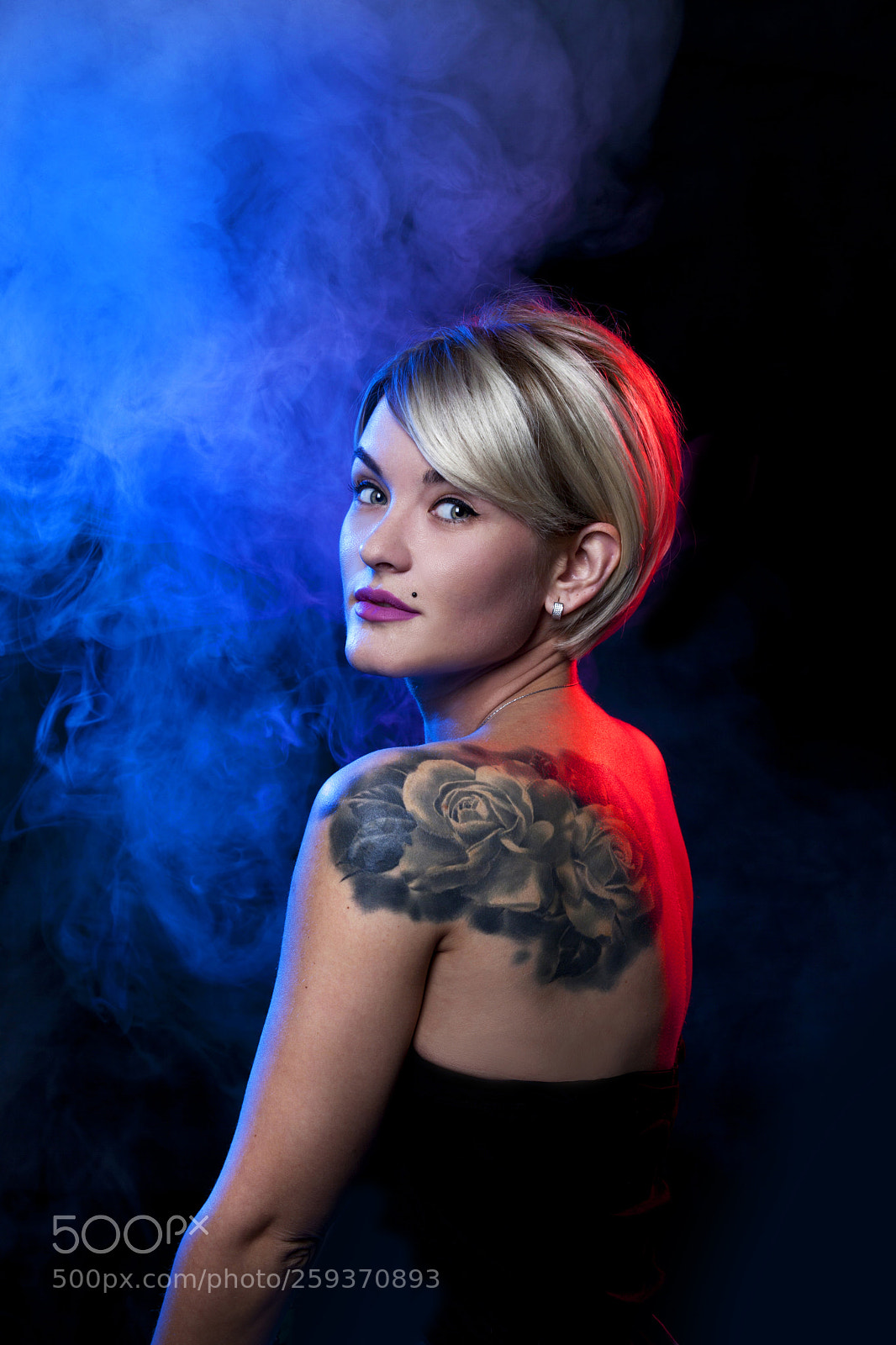 Canon EOS 5D Mark II sample photo. цветной свет photography