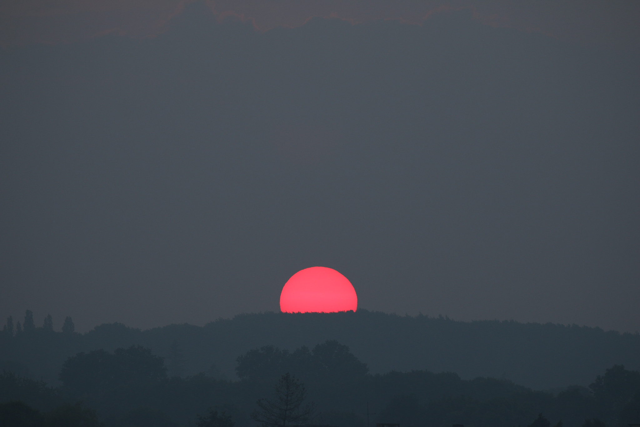 Canon EOS 70D sample photo. Soir rouge! photography