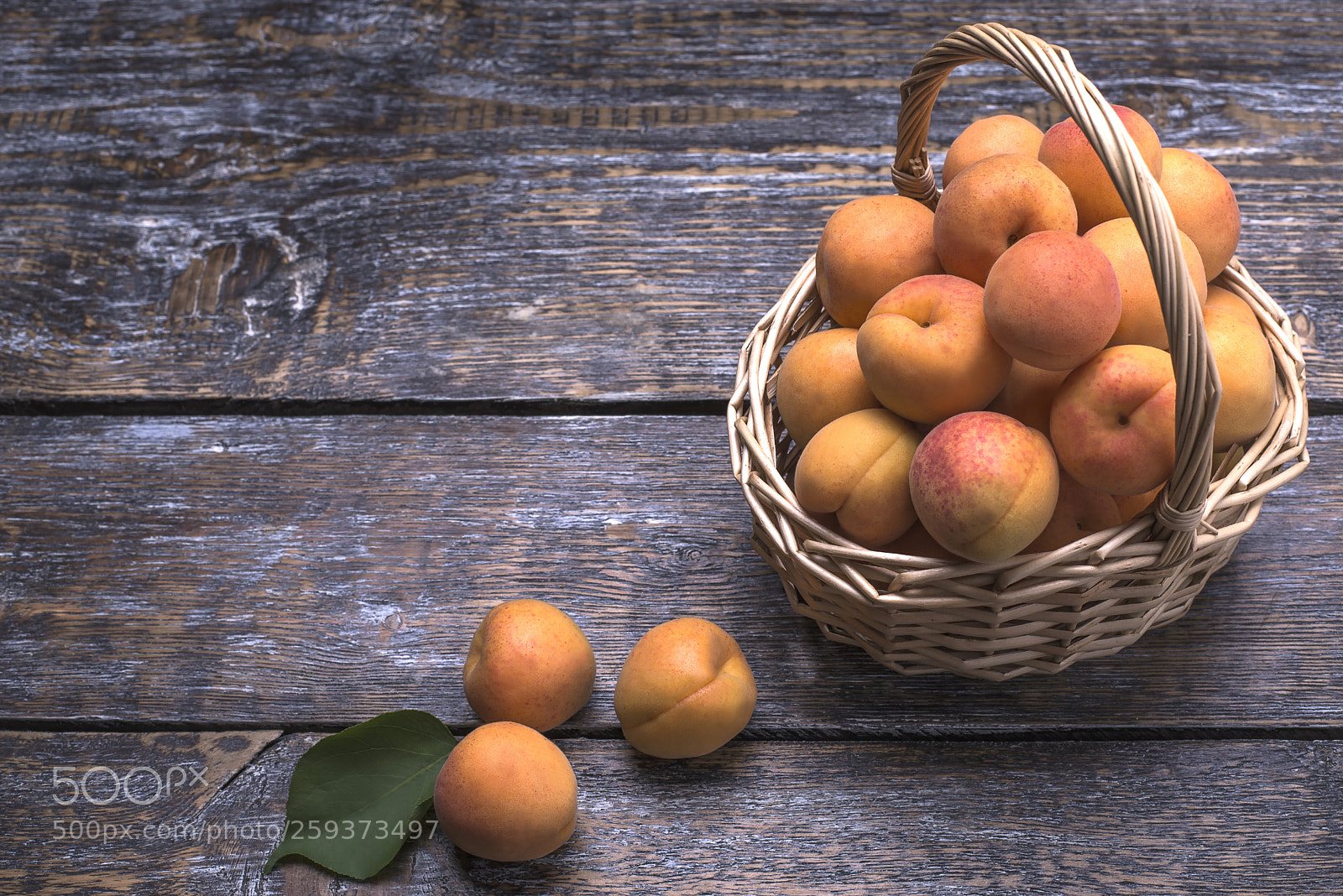 Nikon D610 sample photo. Ripe juicy apricots in photography