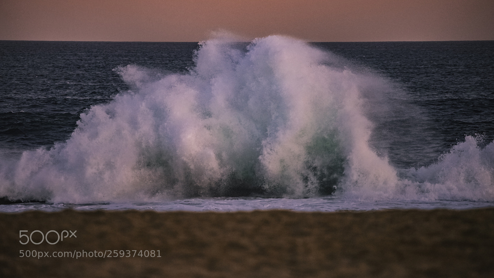 Canon EOS 6D Mark II sample photo. Splash at dusk photography