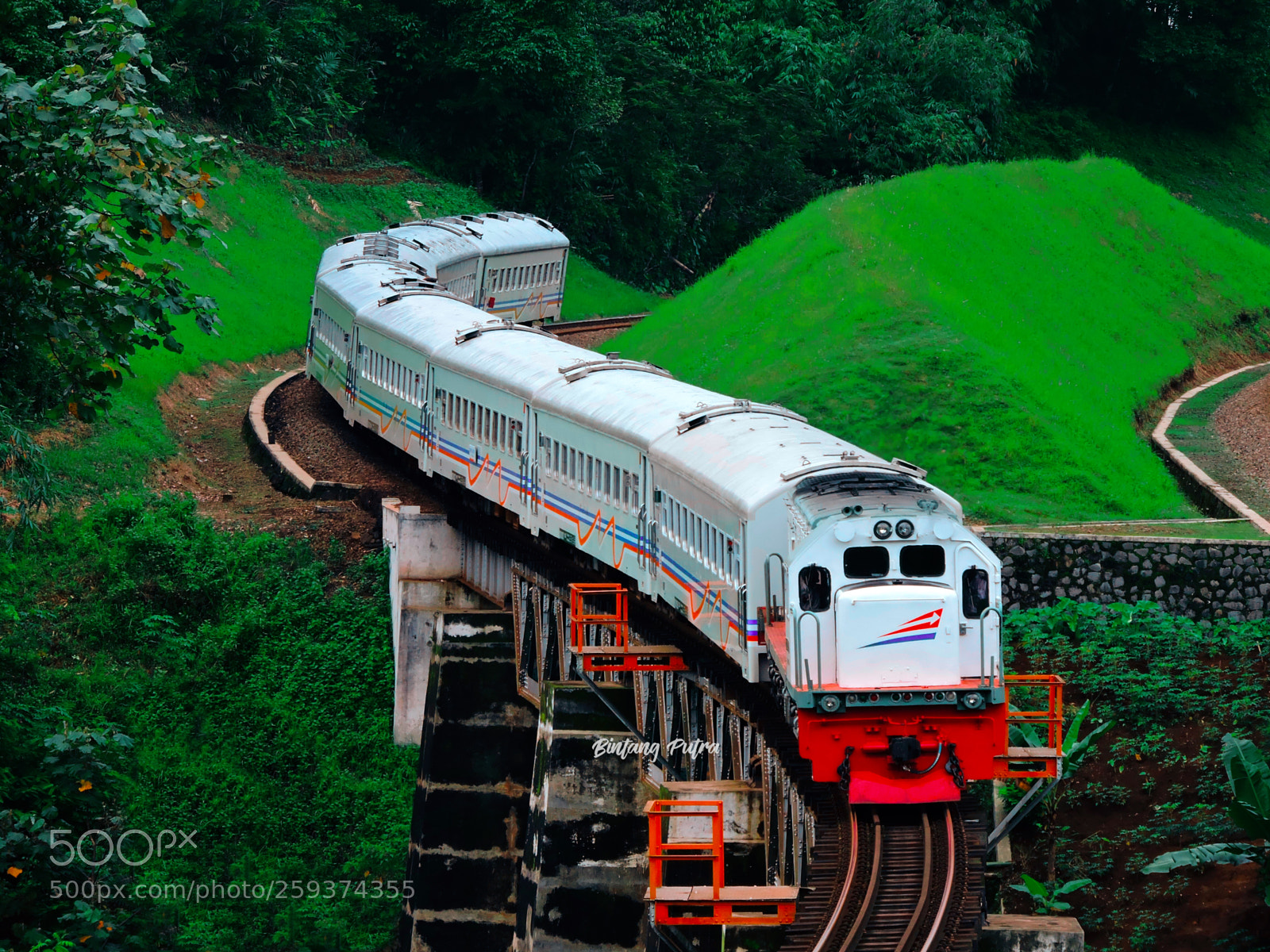 Nikon Coolpix P530 sample photo. Sawunggalih utama train photography