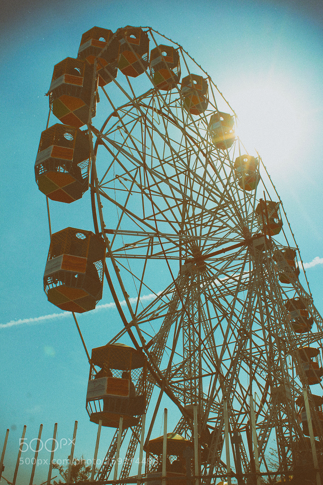 Canon EOS 1200D (EOS Rebel T5 / EOS Kiss X70 / EOS Hi) sample photo. Ferris wheel photography
