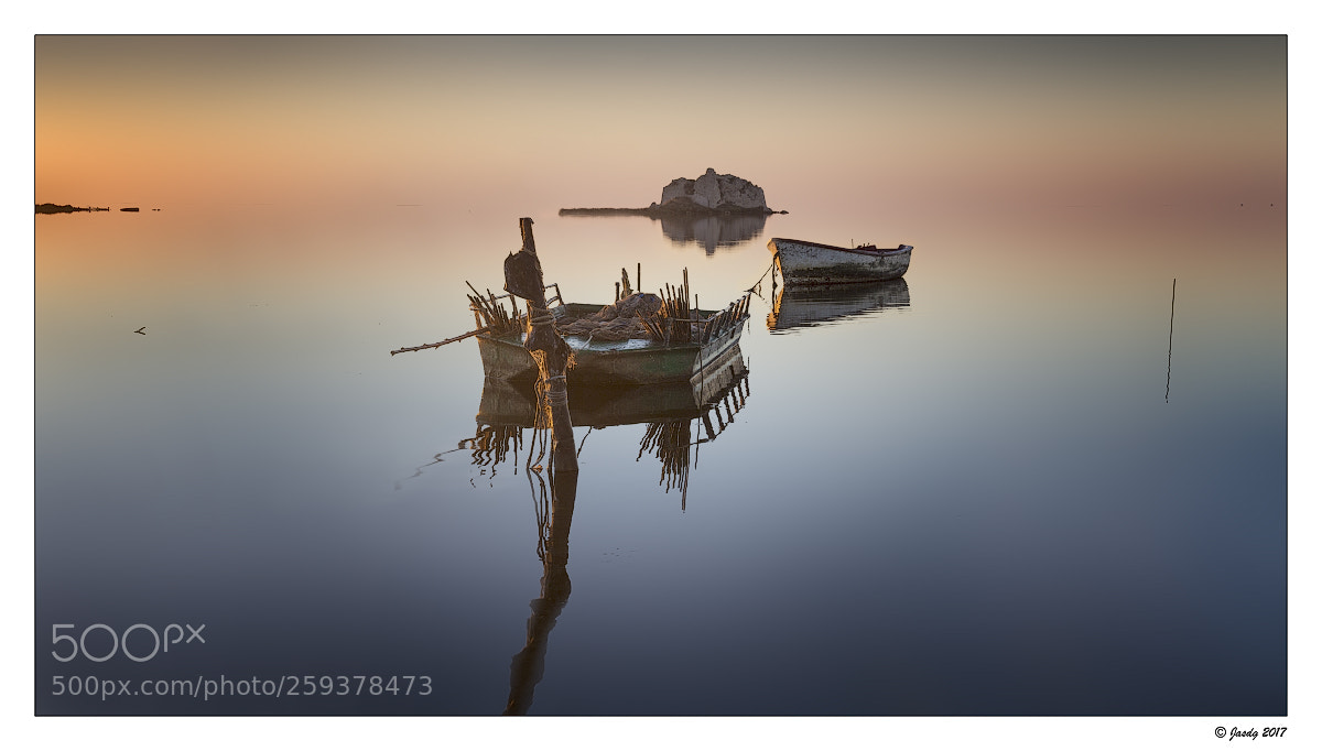 Canon EOS 7D sample photo. Amanecer entre barcas delta photography