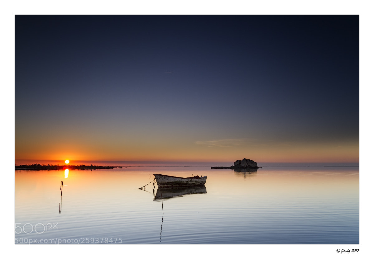 Canon EOS 7D sample photo. Amanecer entre barcas delta photography