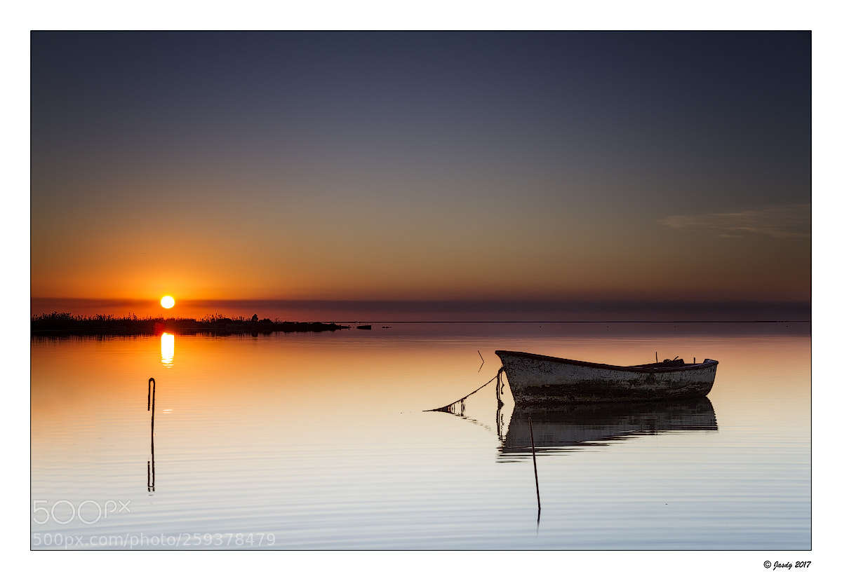 Canon EOS 7D sample photo. Amanecer entre barcas delta photography