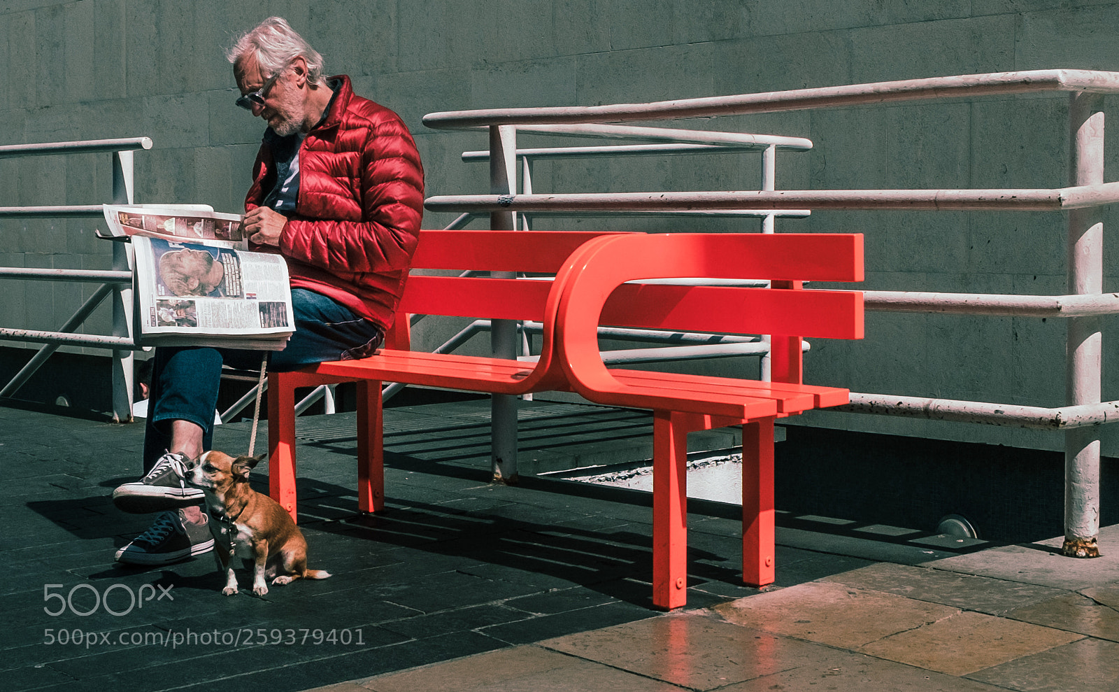 Fujifilm X-T20 sample photo. Reading in public photography