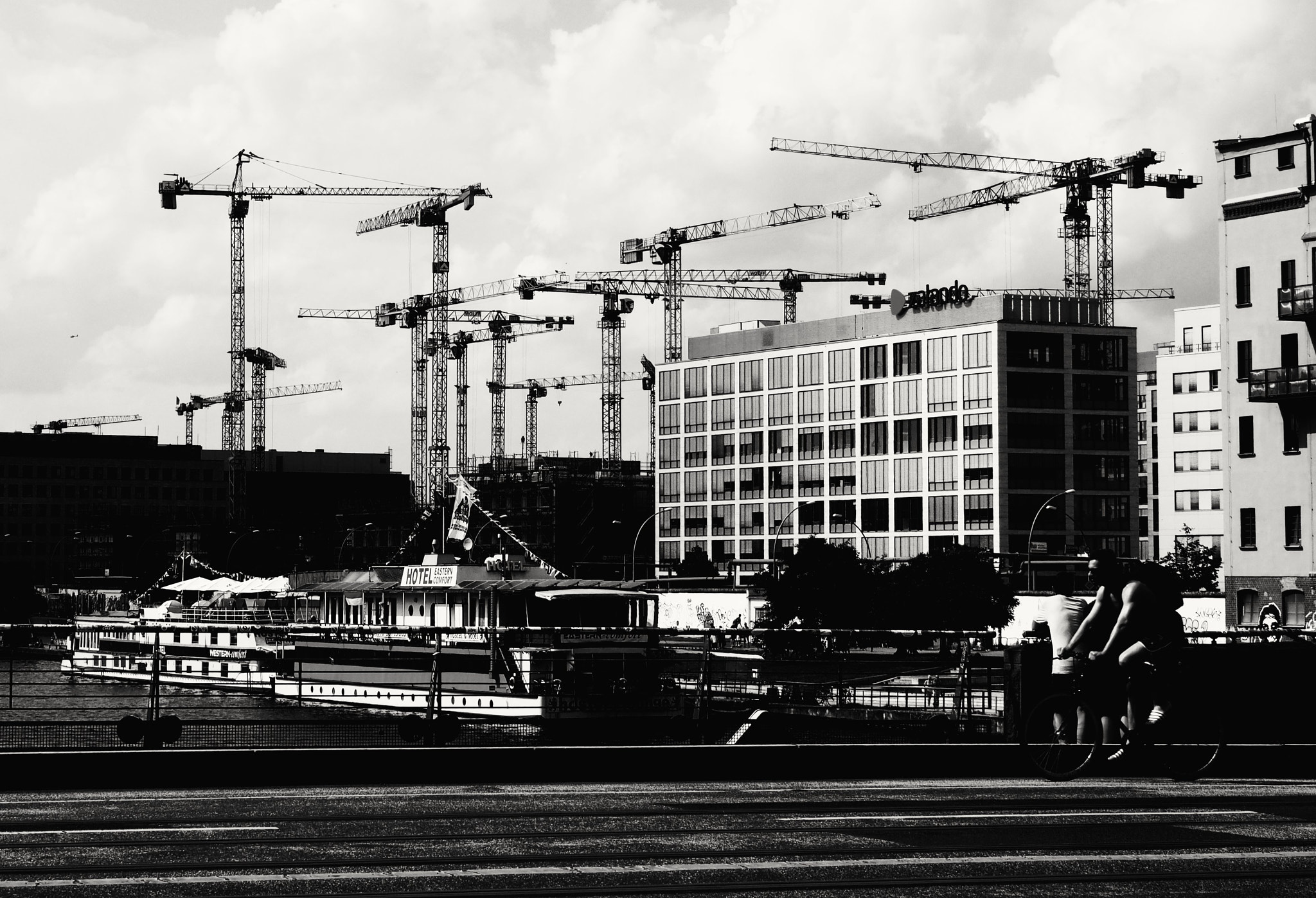 Olympus PEN E-PL5 sample photo. Building berlin photography